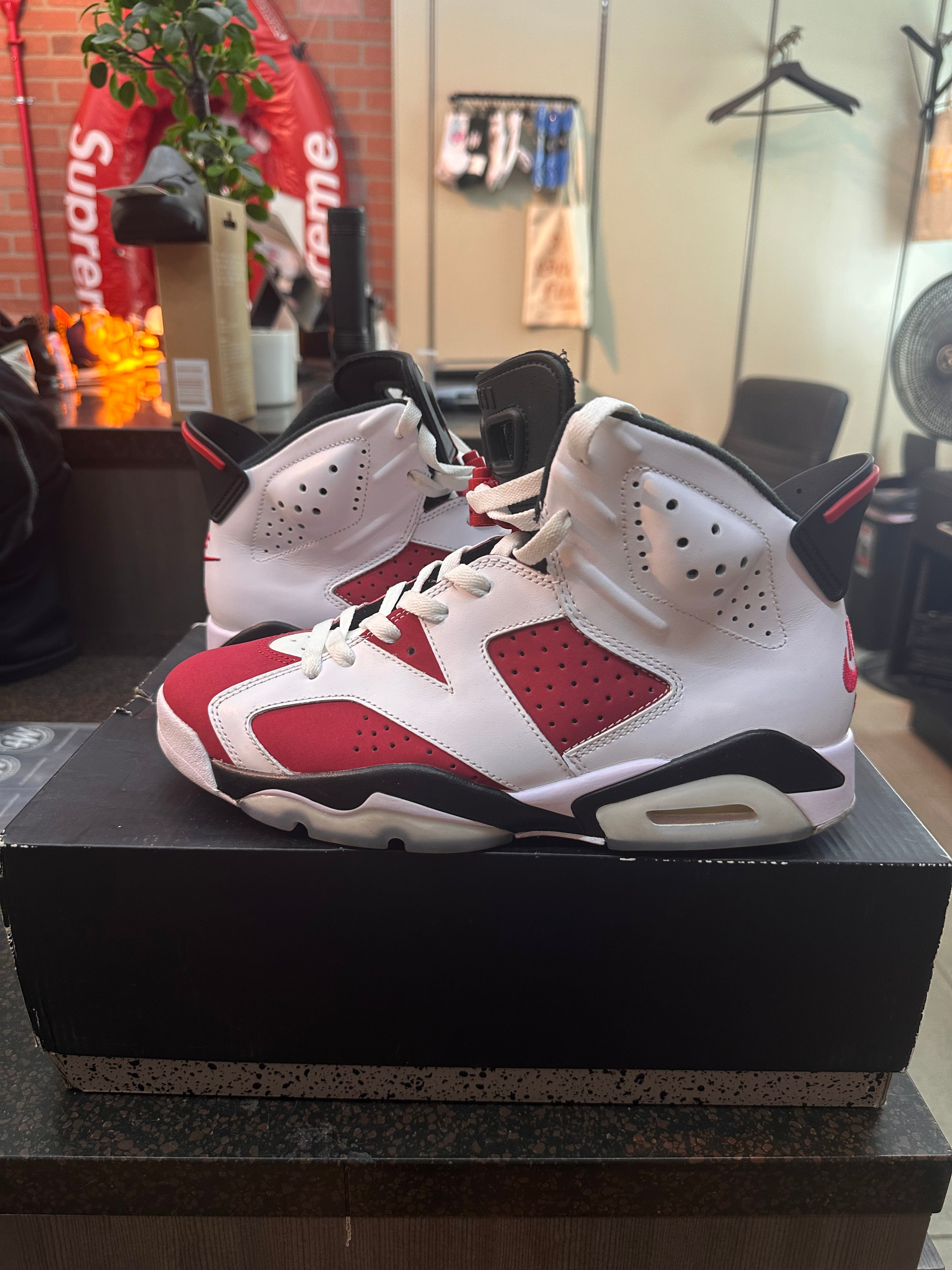 Jordan 6 "Carmine" Preowned