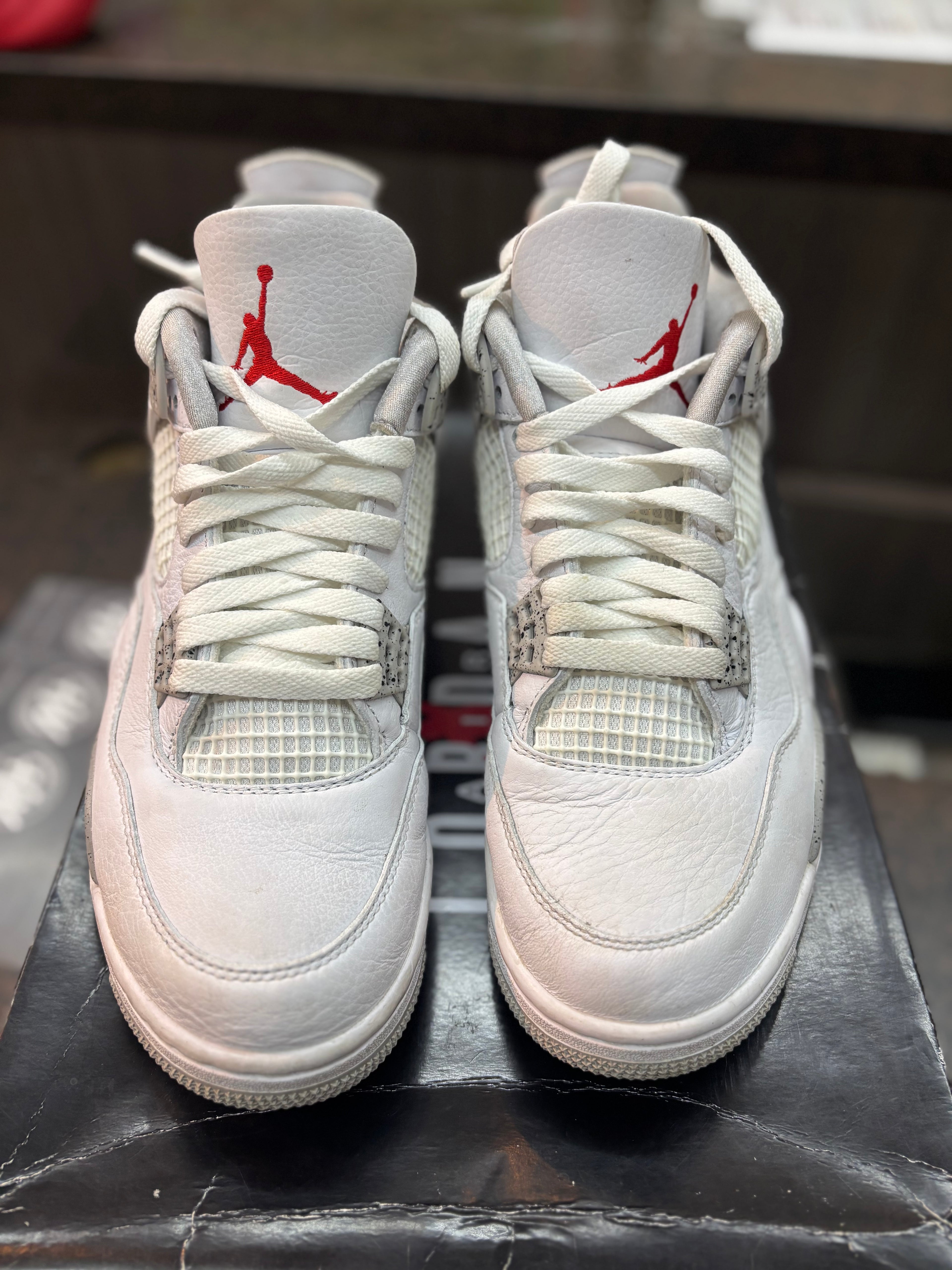 Jordan 4 "White Oreo" Size 9 Pre Owned