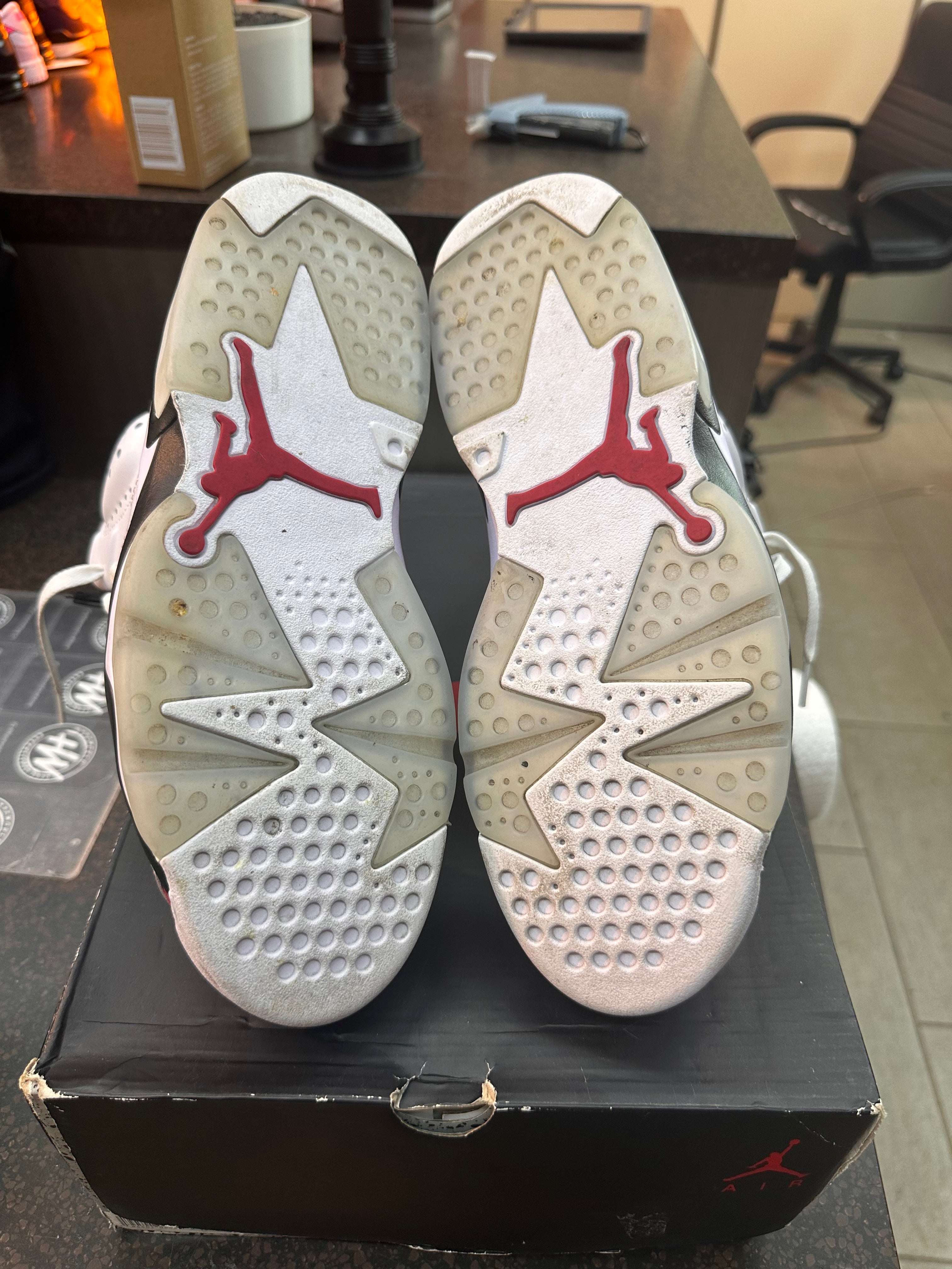 Jordan 6 "Carmine" Preowned