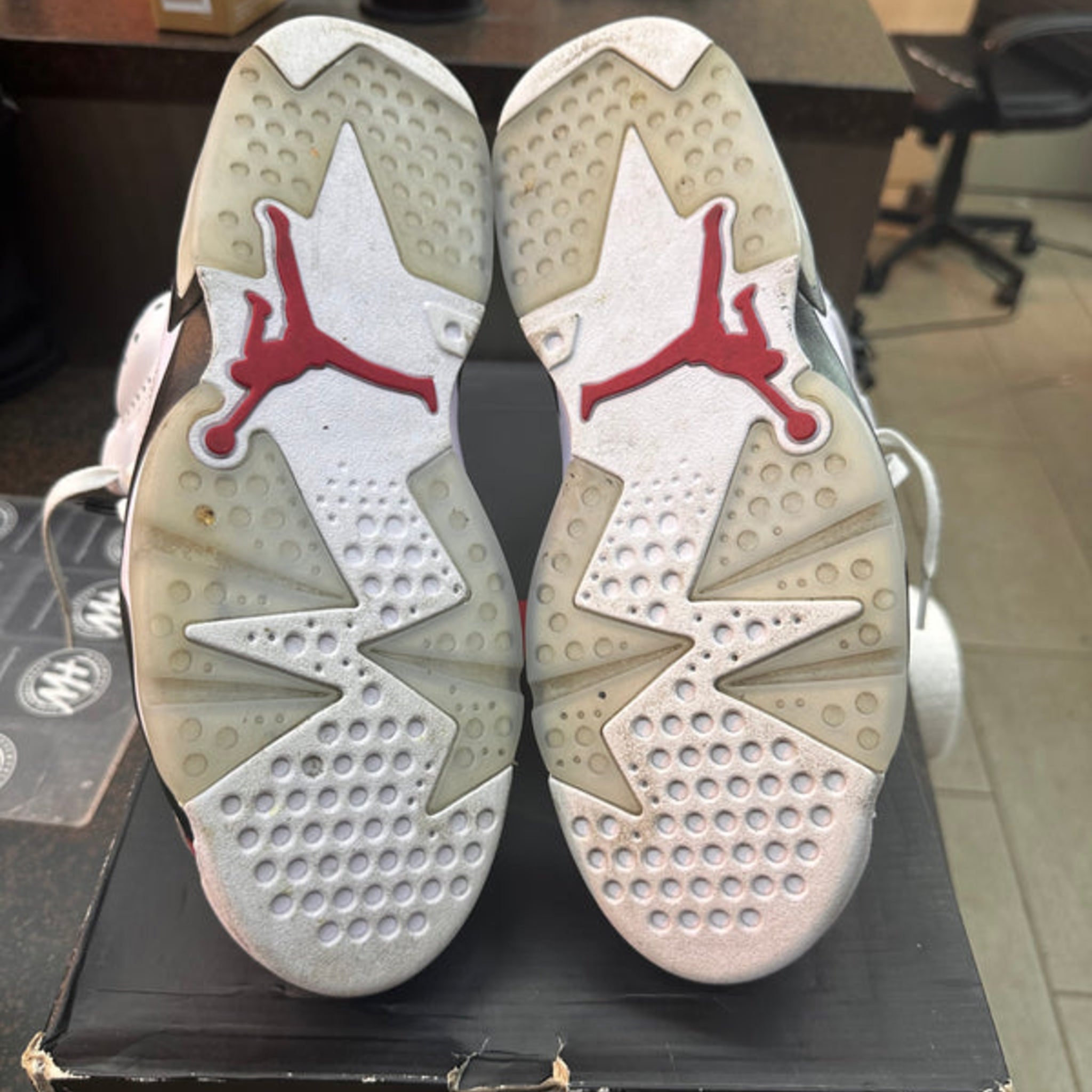Jordan 6 "Carmine" Preowned