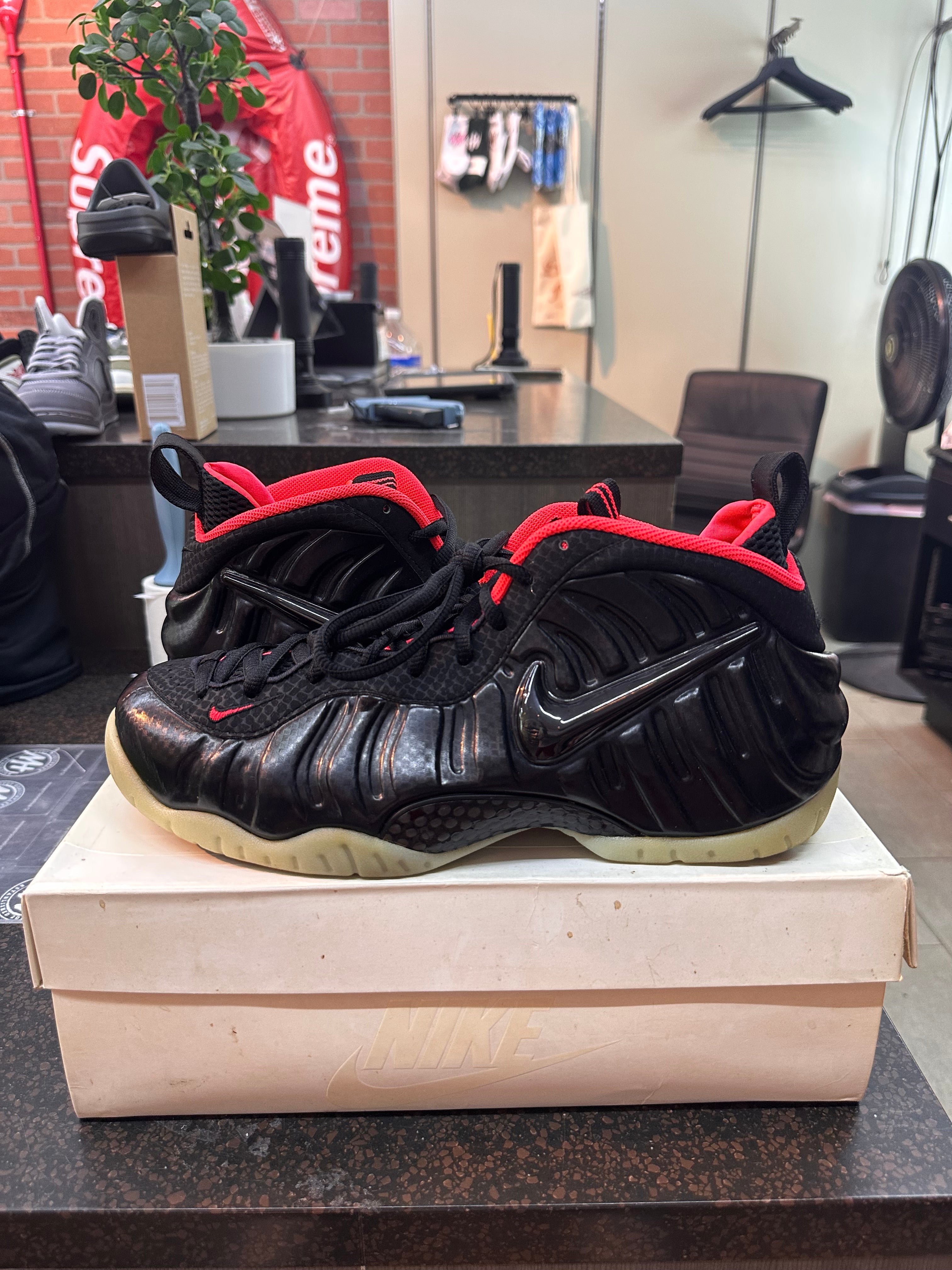 Nike Foamposite "Yeezy" Preowned