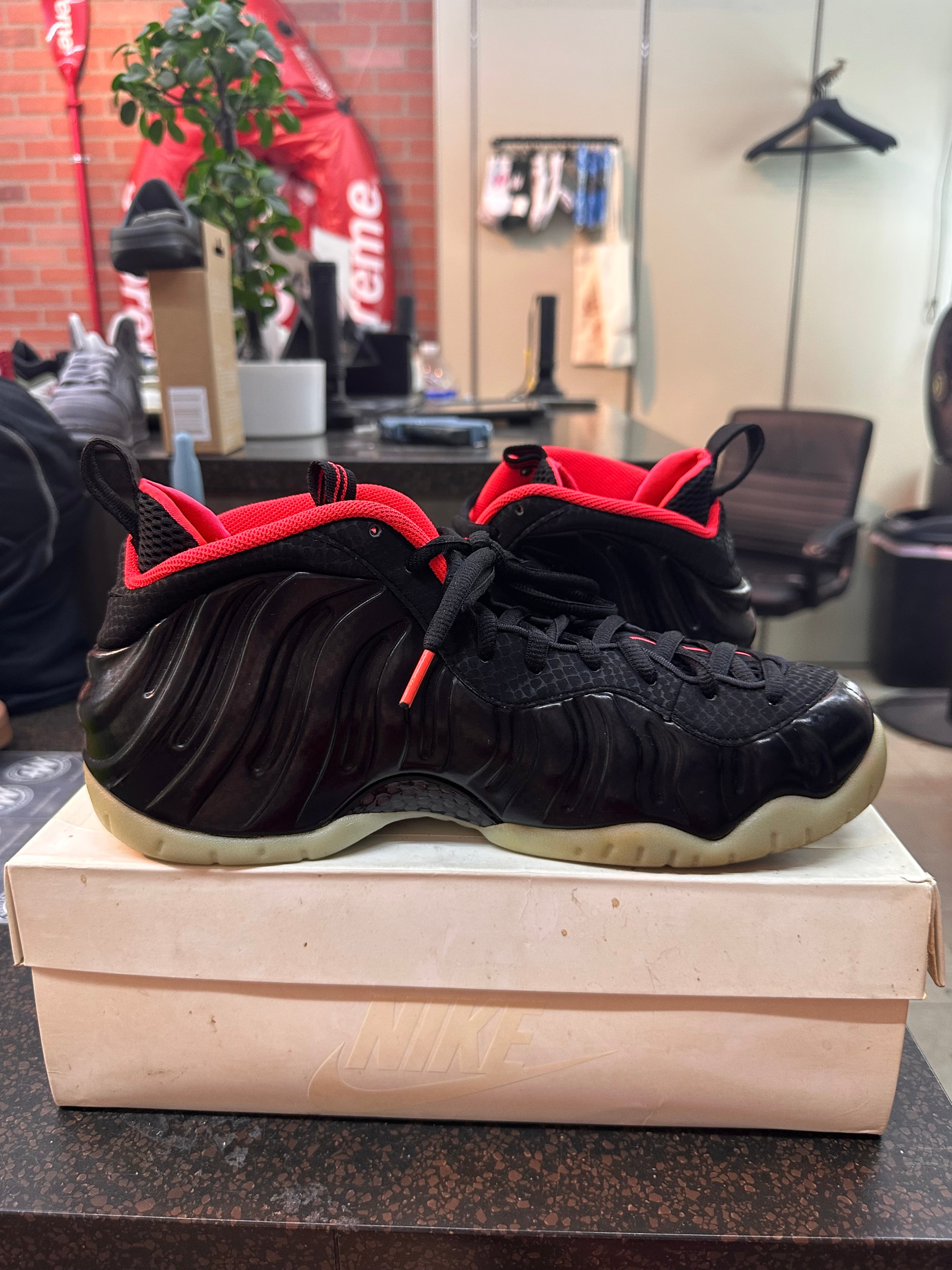Nike Foamposite "Yeezy" Preowned