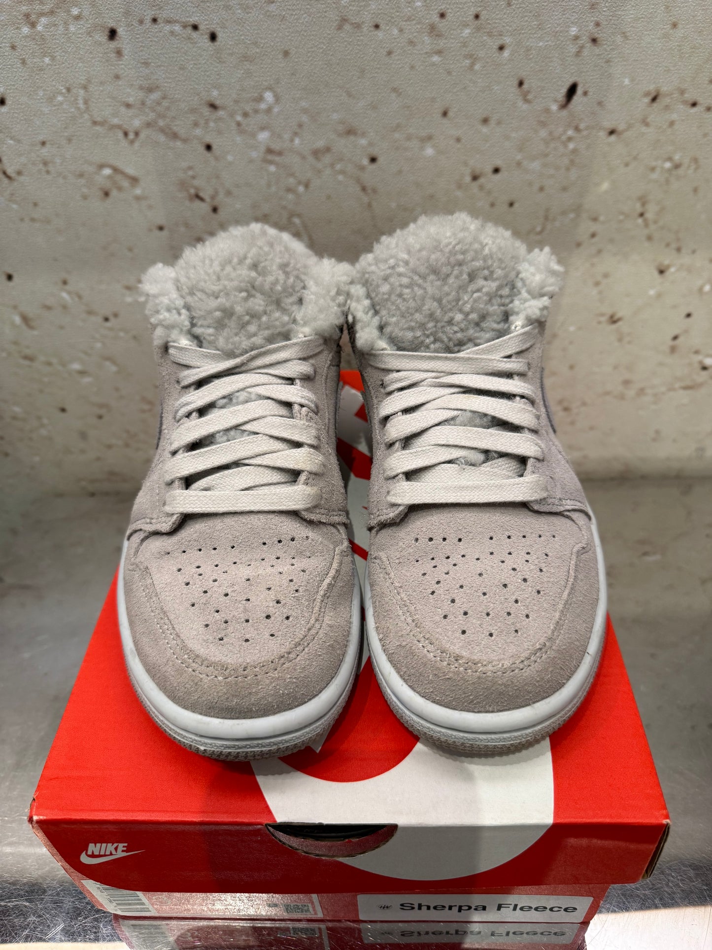 Jordan 1 Low "Sherpa Fleece" Size 5W Preowned