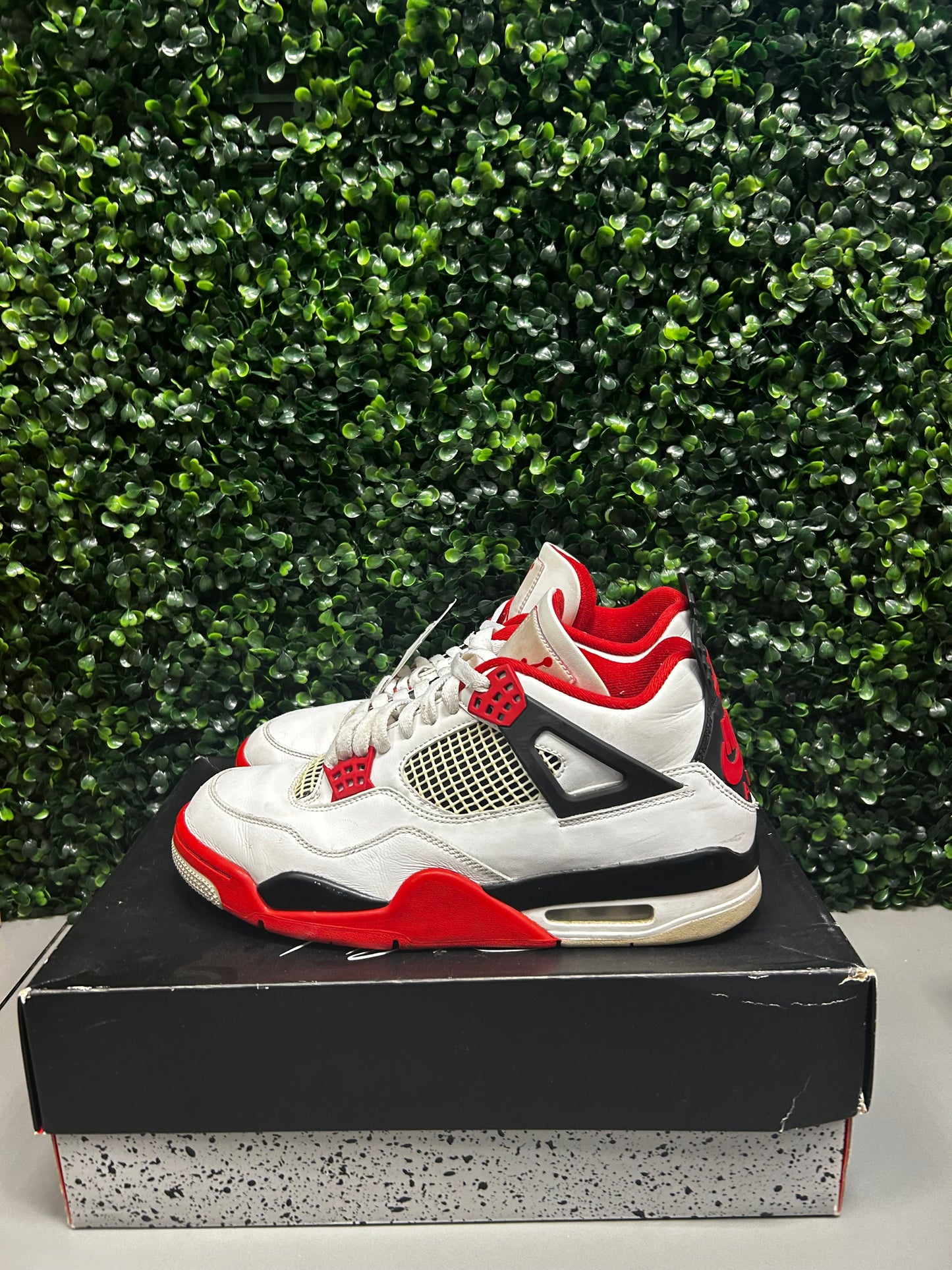 Jordan 4 “Fire Red” Size 10 Preowned
