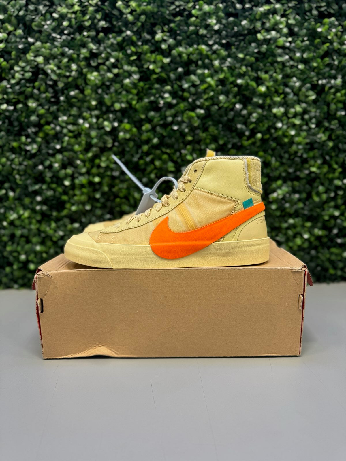 Nike Blazer Mid Off-White "All Hallow's Eve" Size 9 Preowned