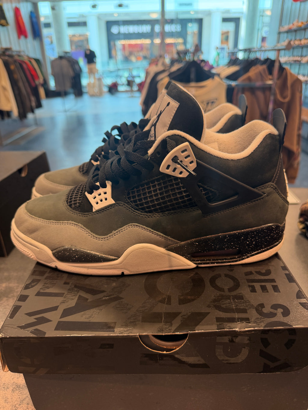 Jordan 4 Retro" Fear" (2024) Size 13 Preowned