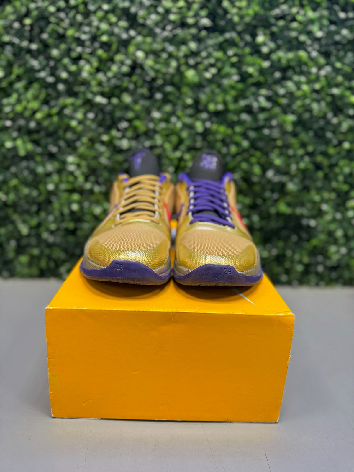 Nike Kobe 5 Protro Undefeated "Hall of Fame" Size 10 Preowned