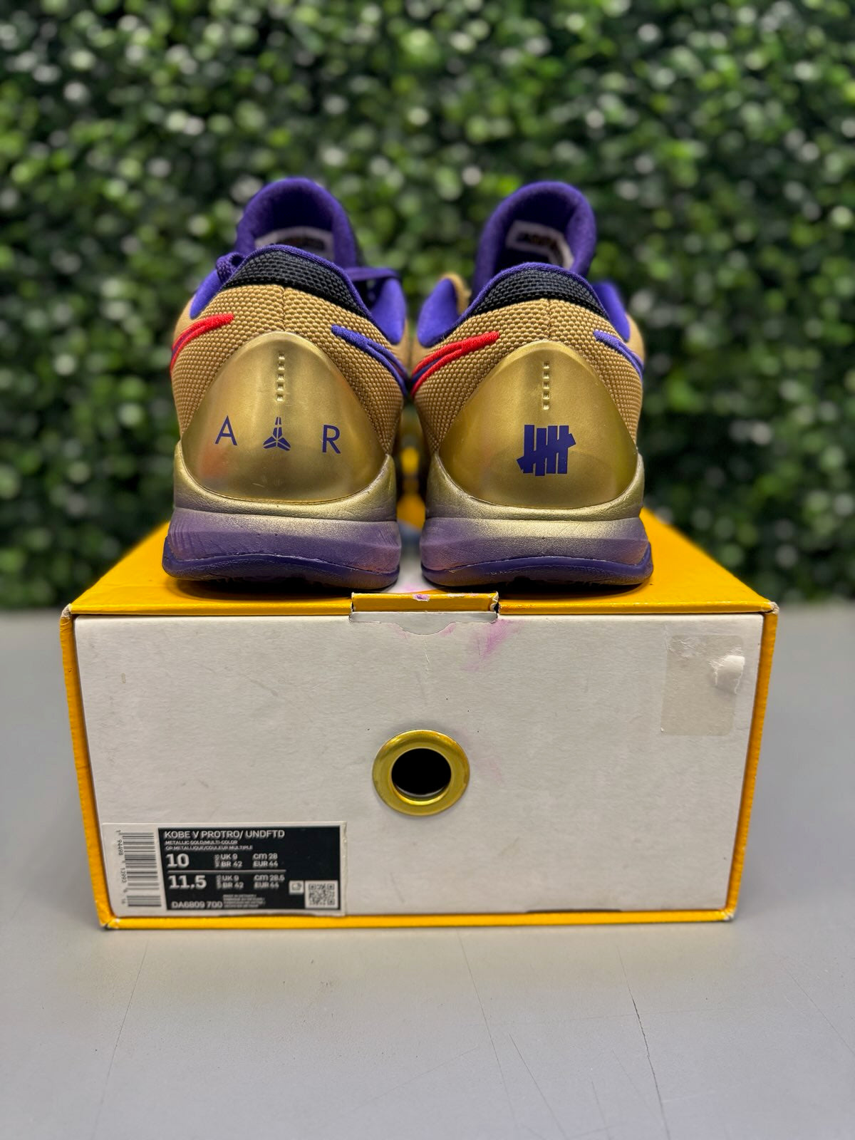 Nike Kobe 5 Protro Undefeated "Hall of Fame" Size 10 Preowned