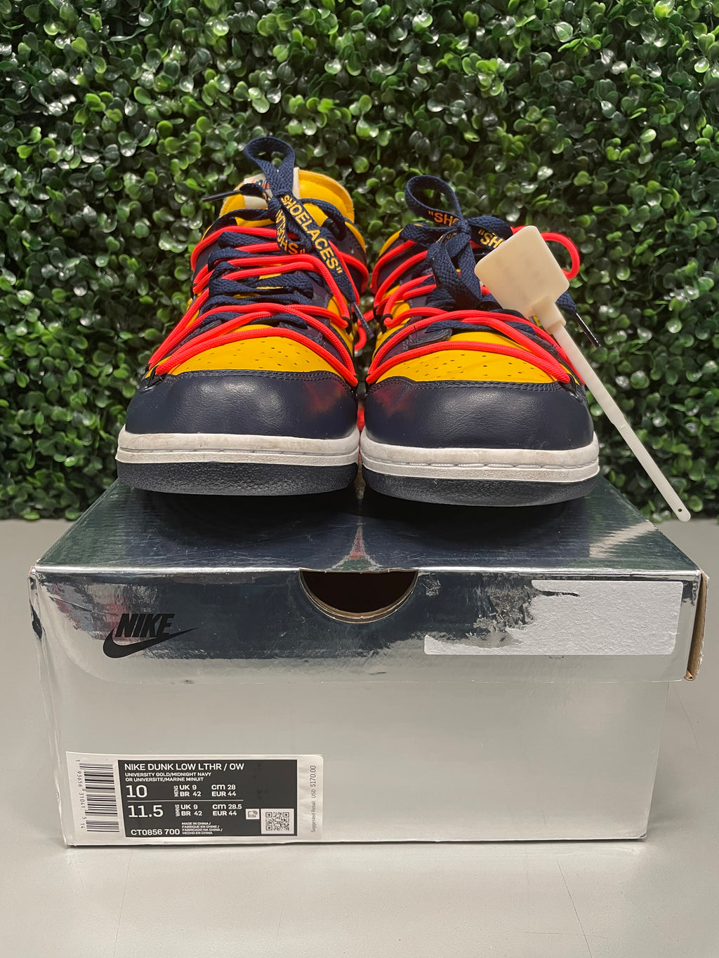 Nike Dunk Low Off-White "University Gold" Size 10 Preowned