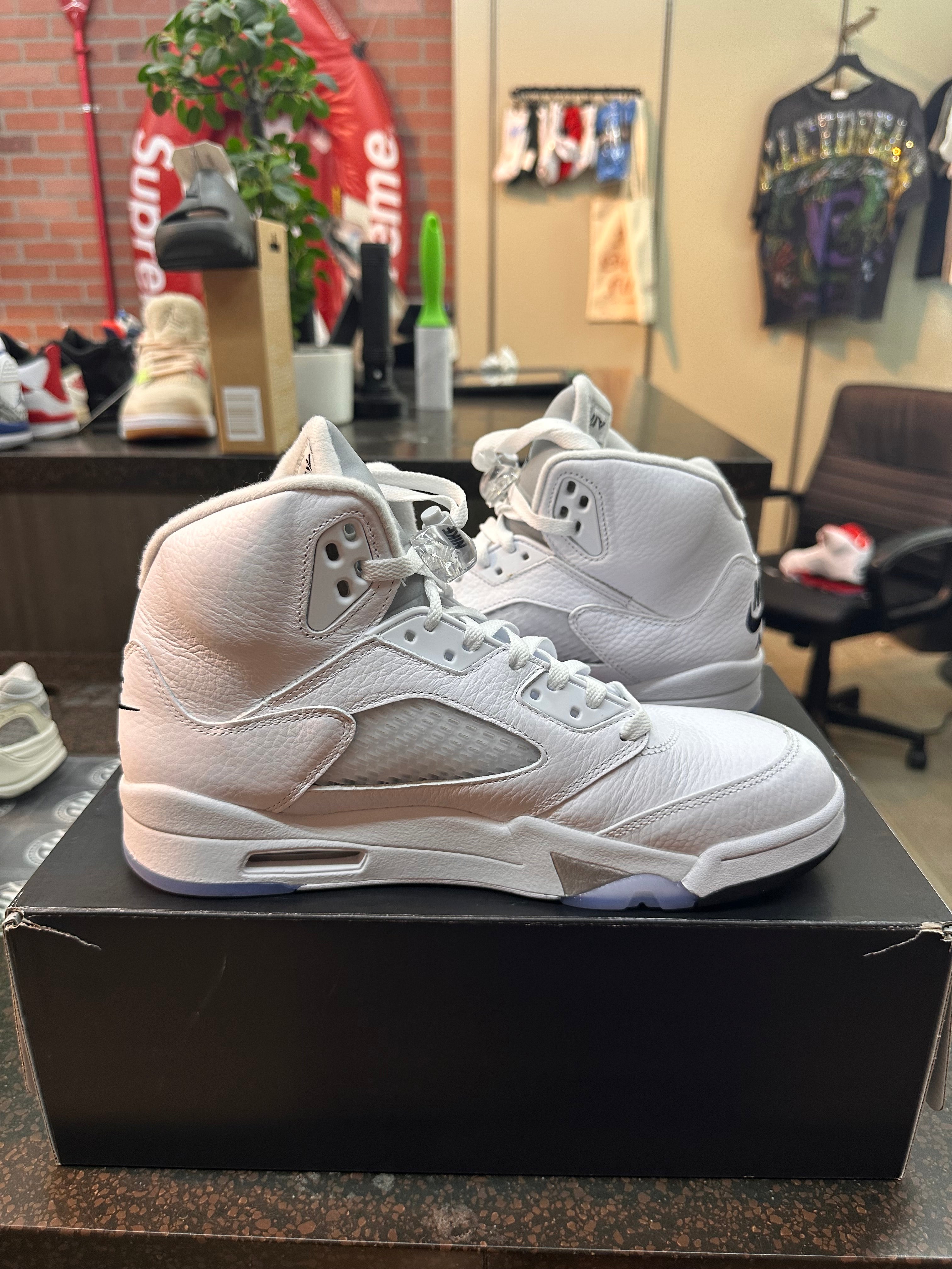 Jordan 5 "Metallic White" Preowned