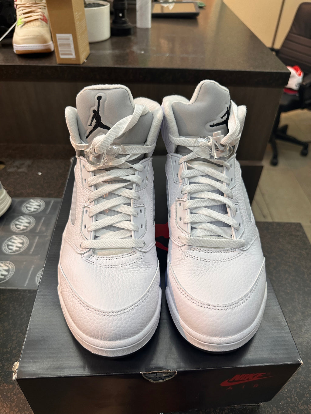 Jordan 5 "Metallic White" Preowned