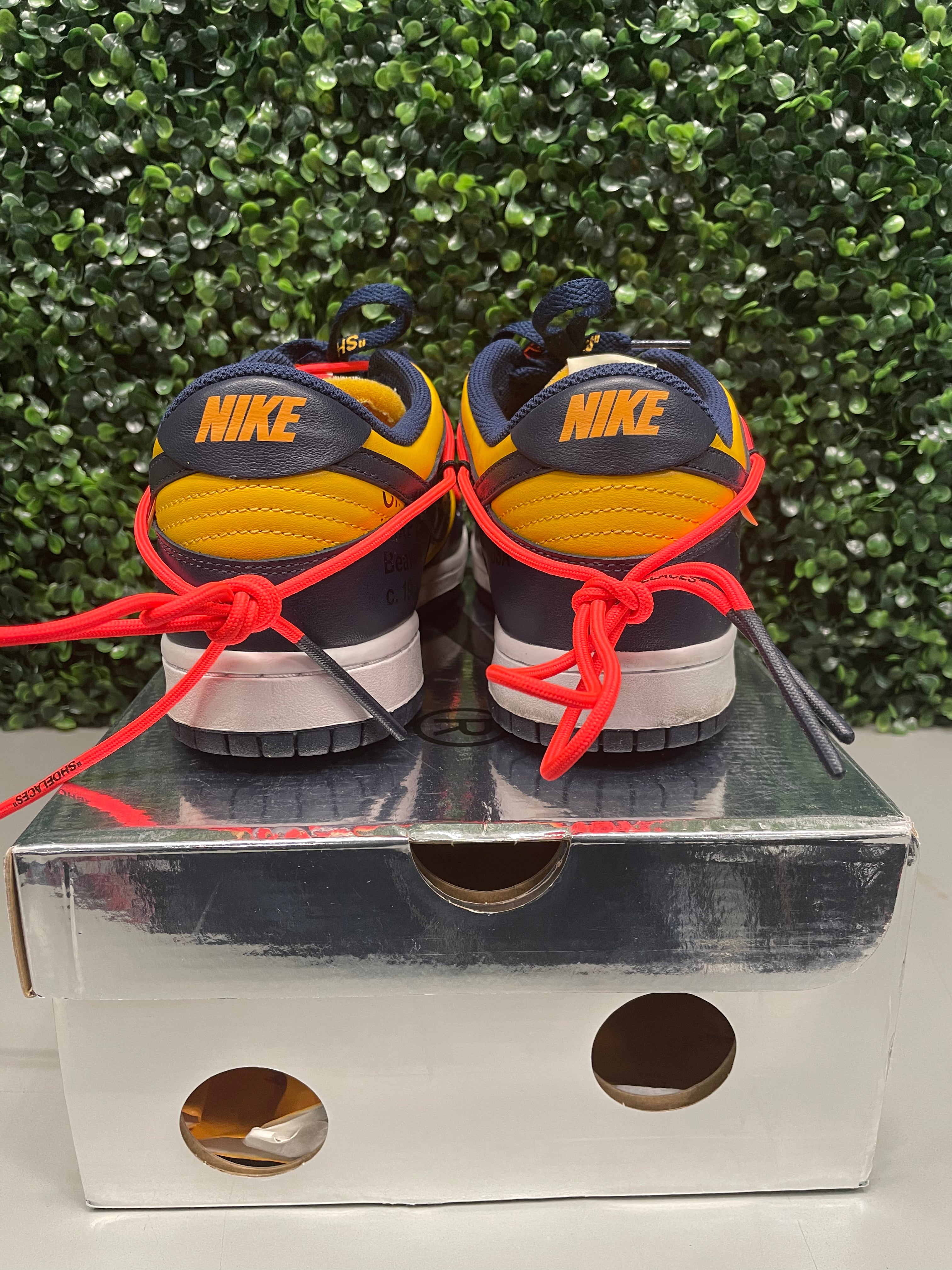 Nike Dunk Low Off-White "University Gold" Size 10 Preowned