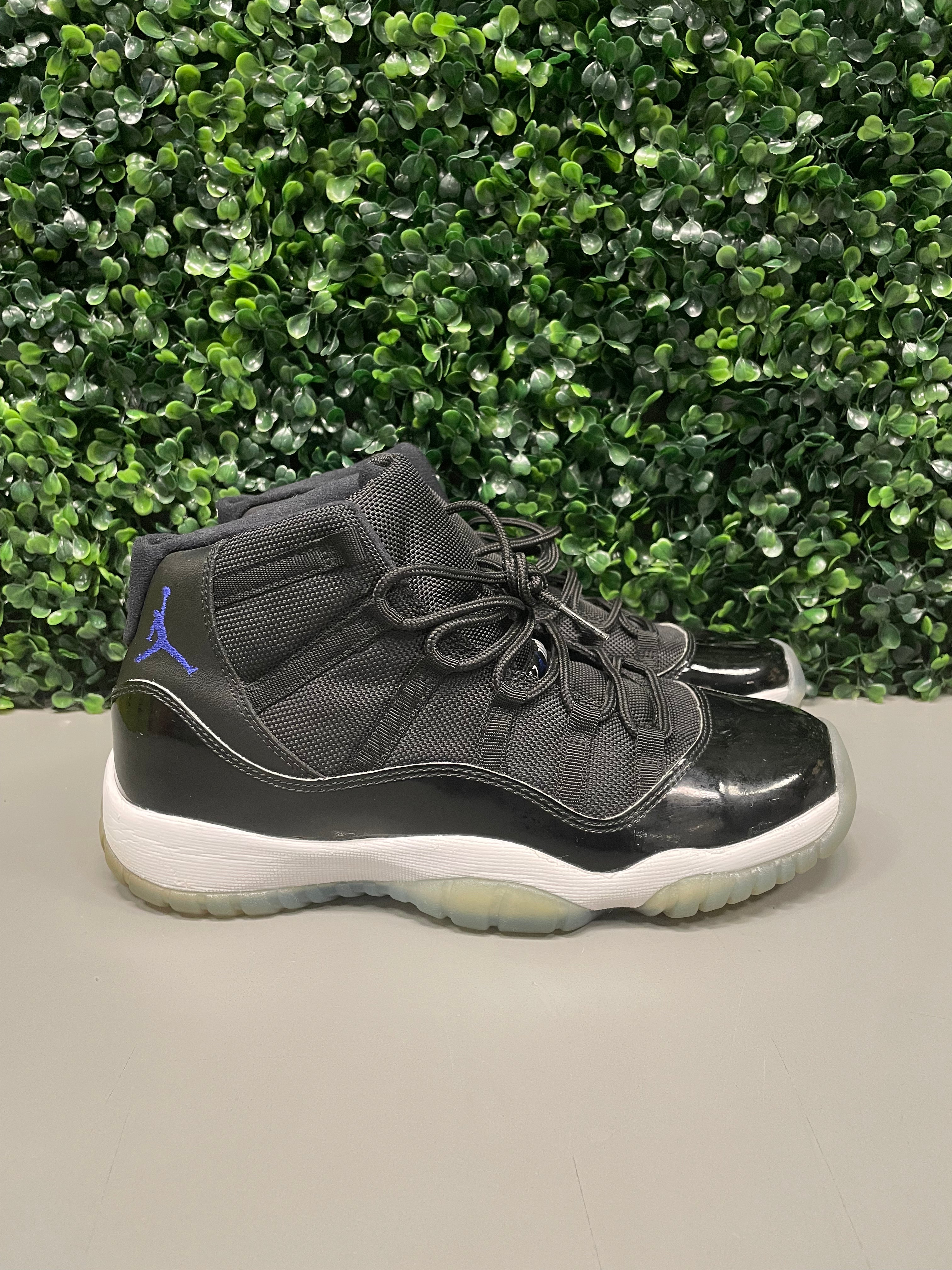 Jordan 11 Retro "Space Jam" (2016) (GS) Size 7Y Preowned