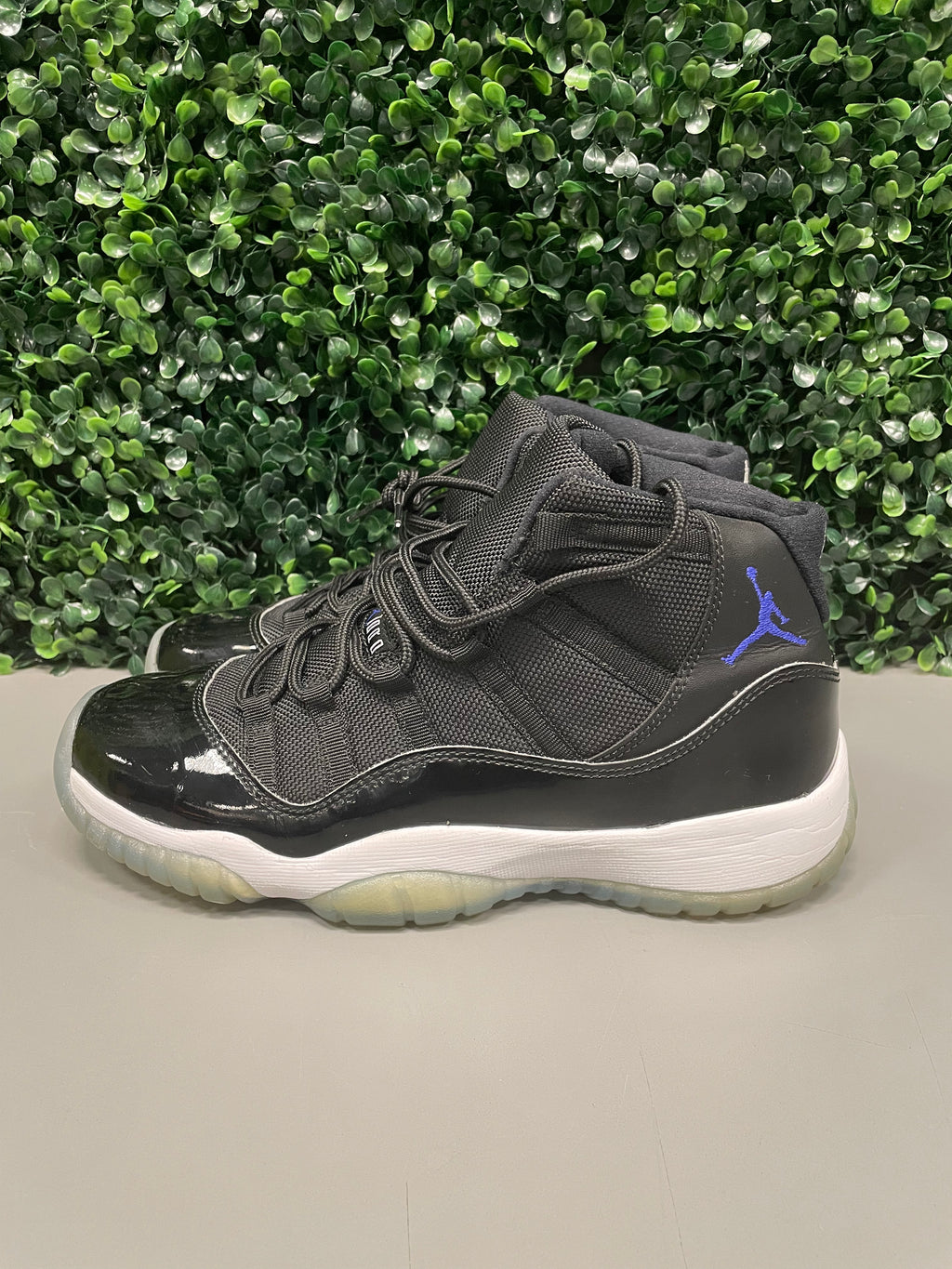 Jordan 11 Retro "Space Jam" (2016) (GS) Size 7Y Preowned