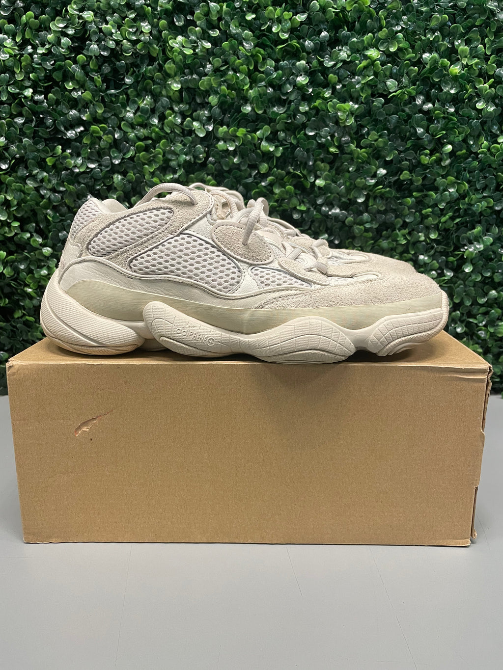 Yeezy 500 "Blush" Size 9 Preowned