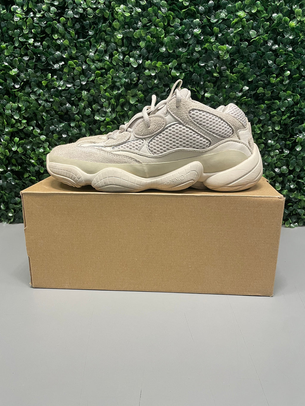 Yeezy 500 "Blush" Size 9 Preowned