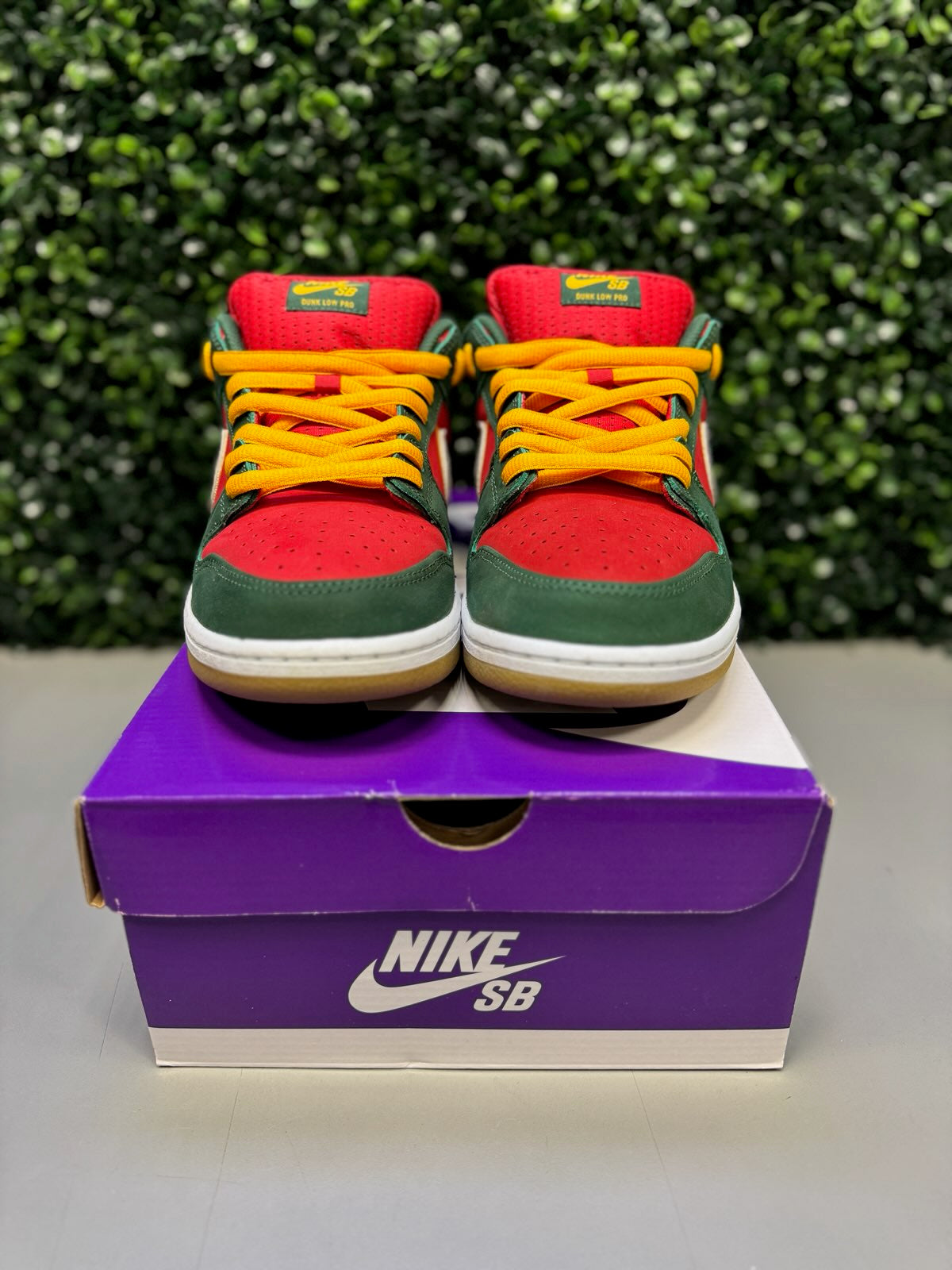 Nike SB Dunk Low "Seattle Supersonics" Size 12 Preonwed
