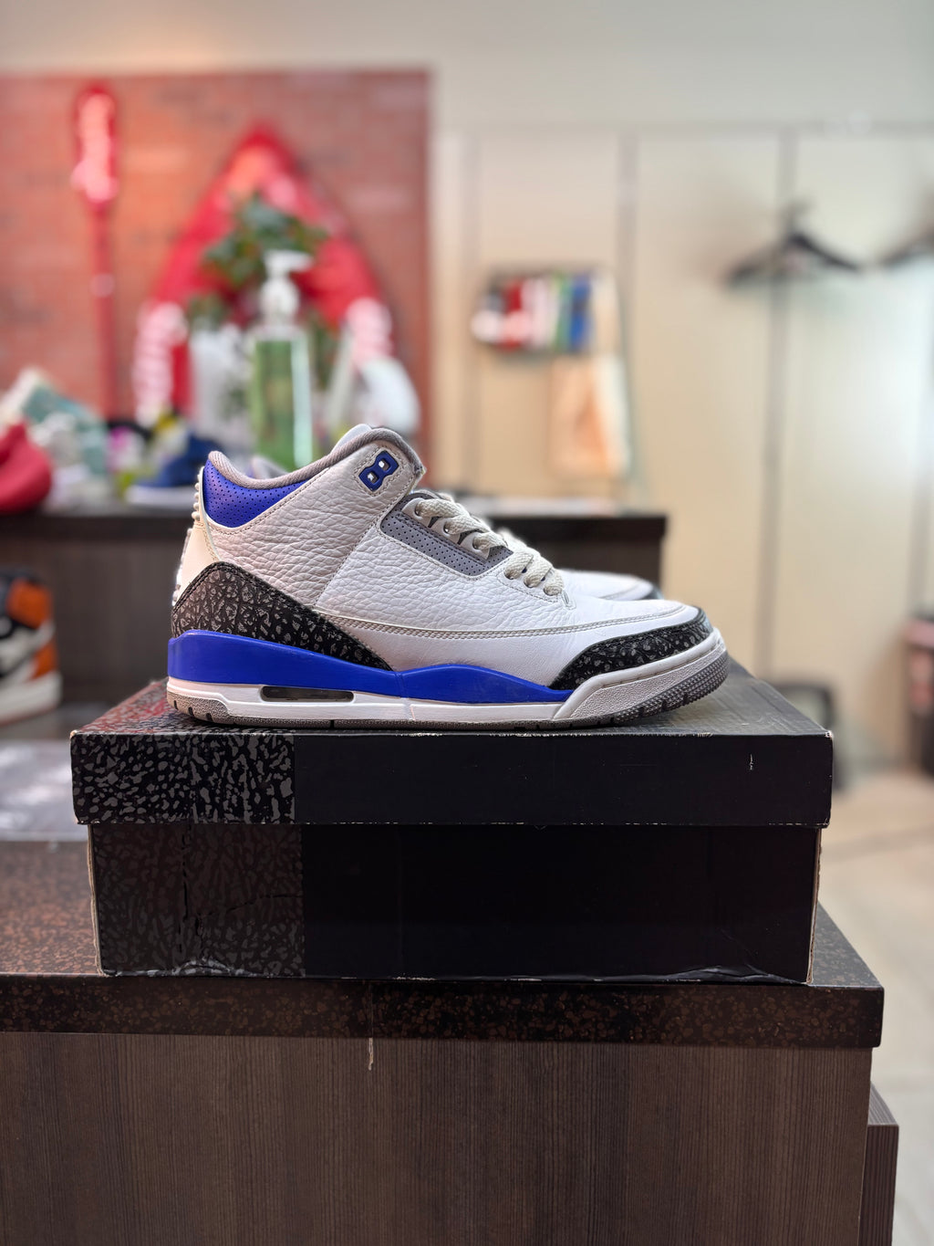 Jordan 3 "Racer Blue" Size 8 Pre Owned