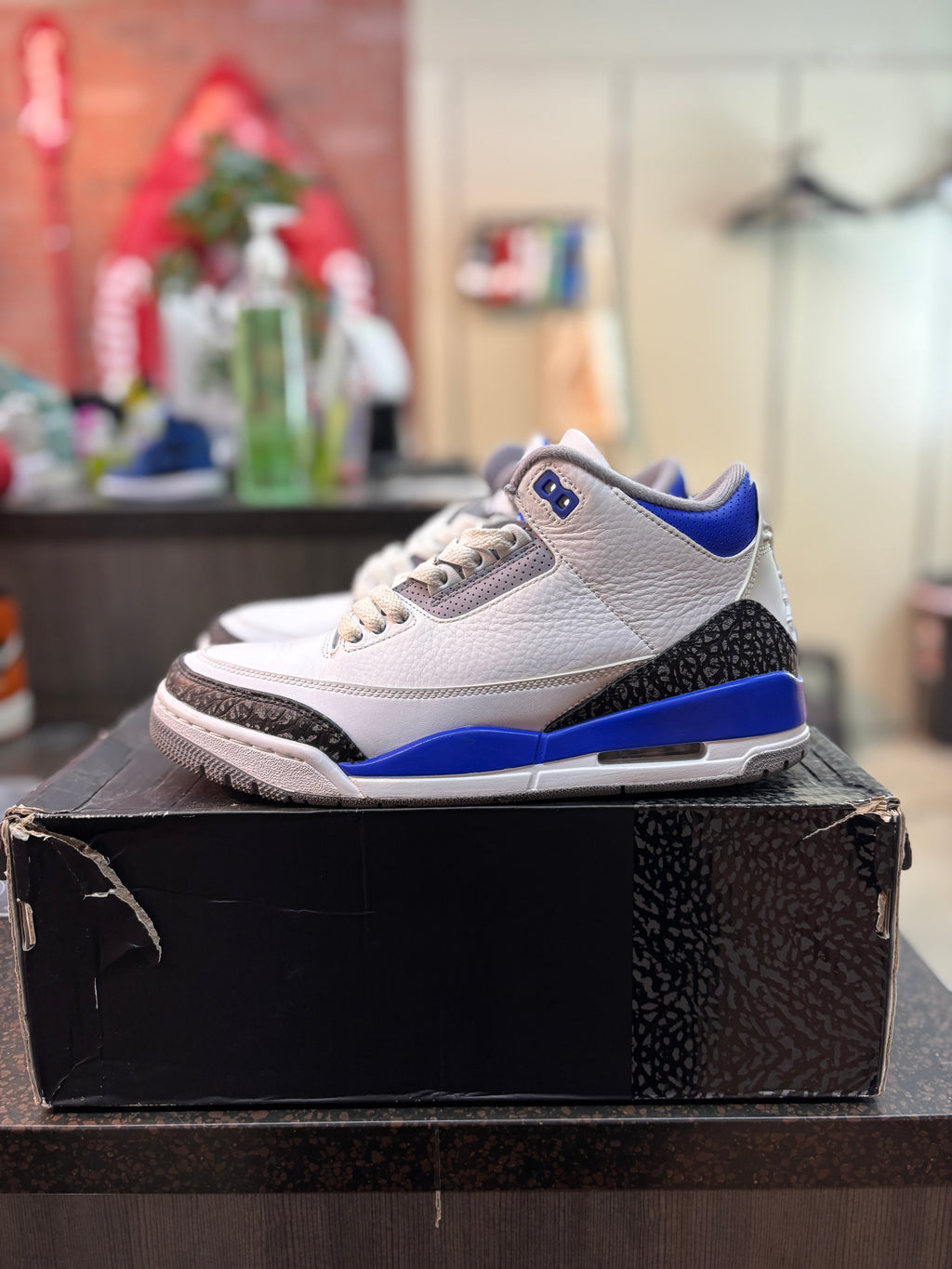 Jordan 3 "Racer Blue" Size 8 Pre Owned