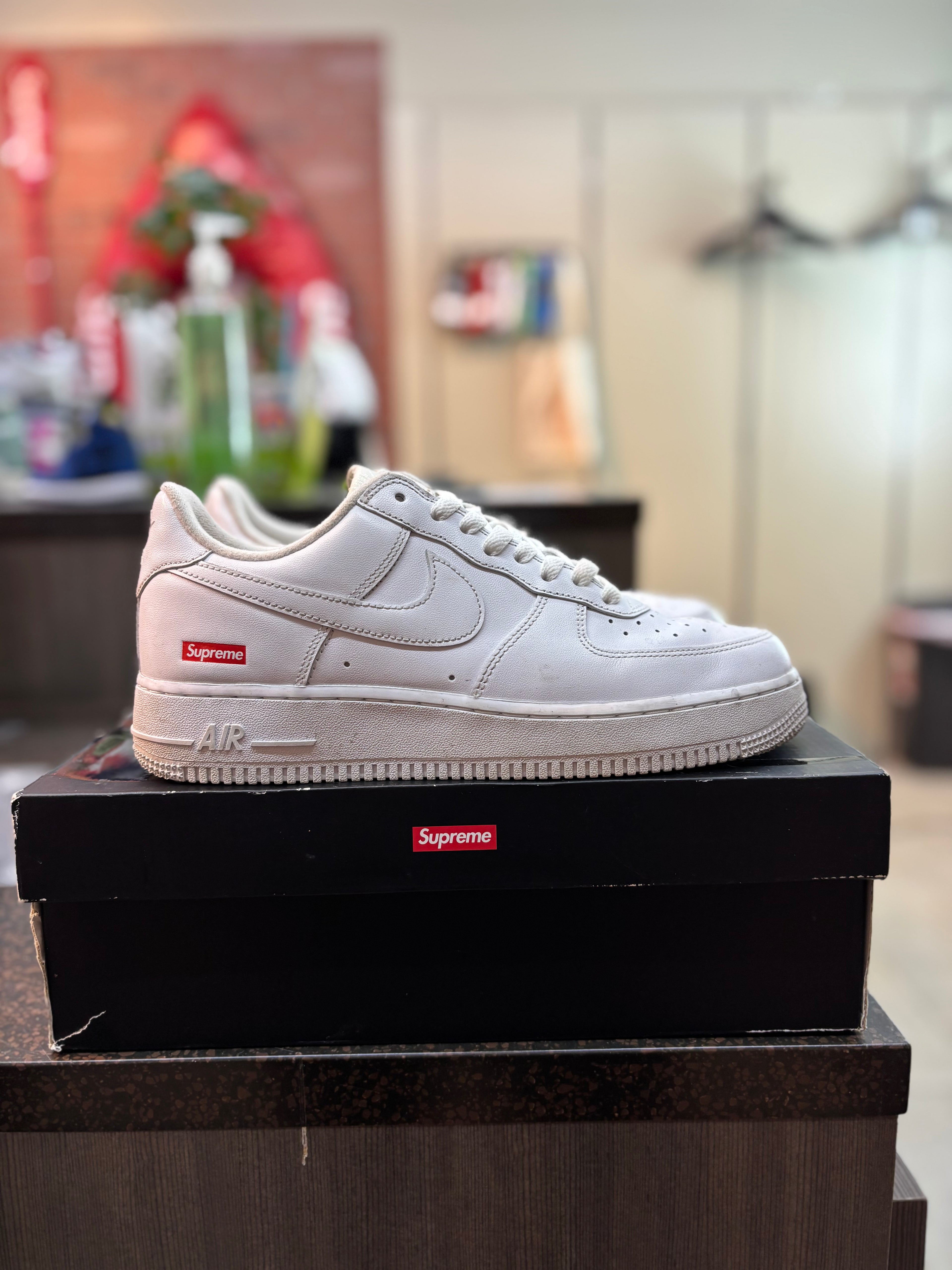 Air Force 1 x Supreme "White" Size 8 Pre Owned