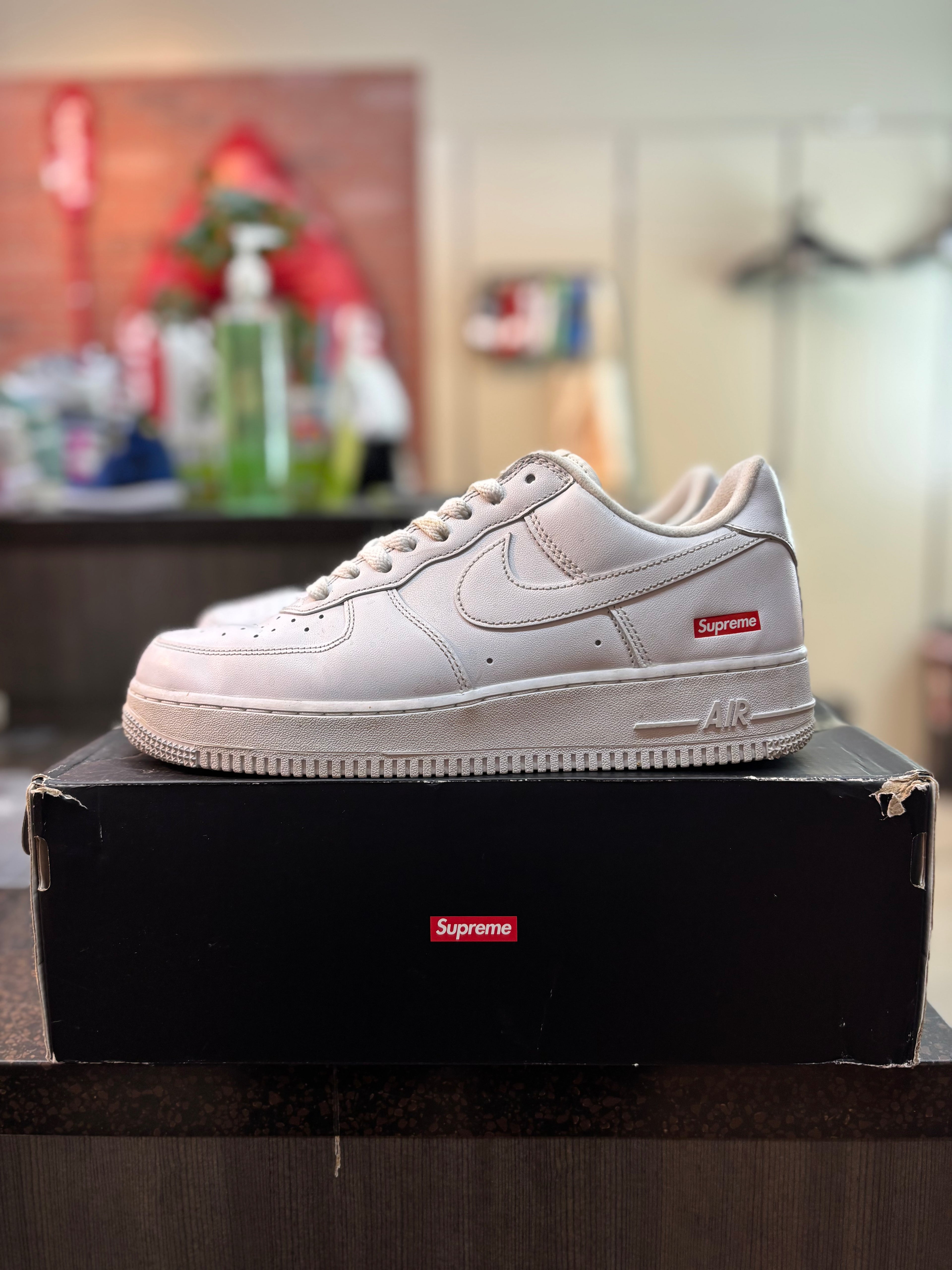 Air Force 1 x Supreme "White" Size 8 Pre Owned