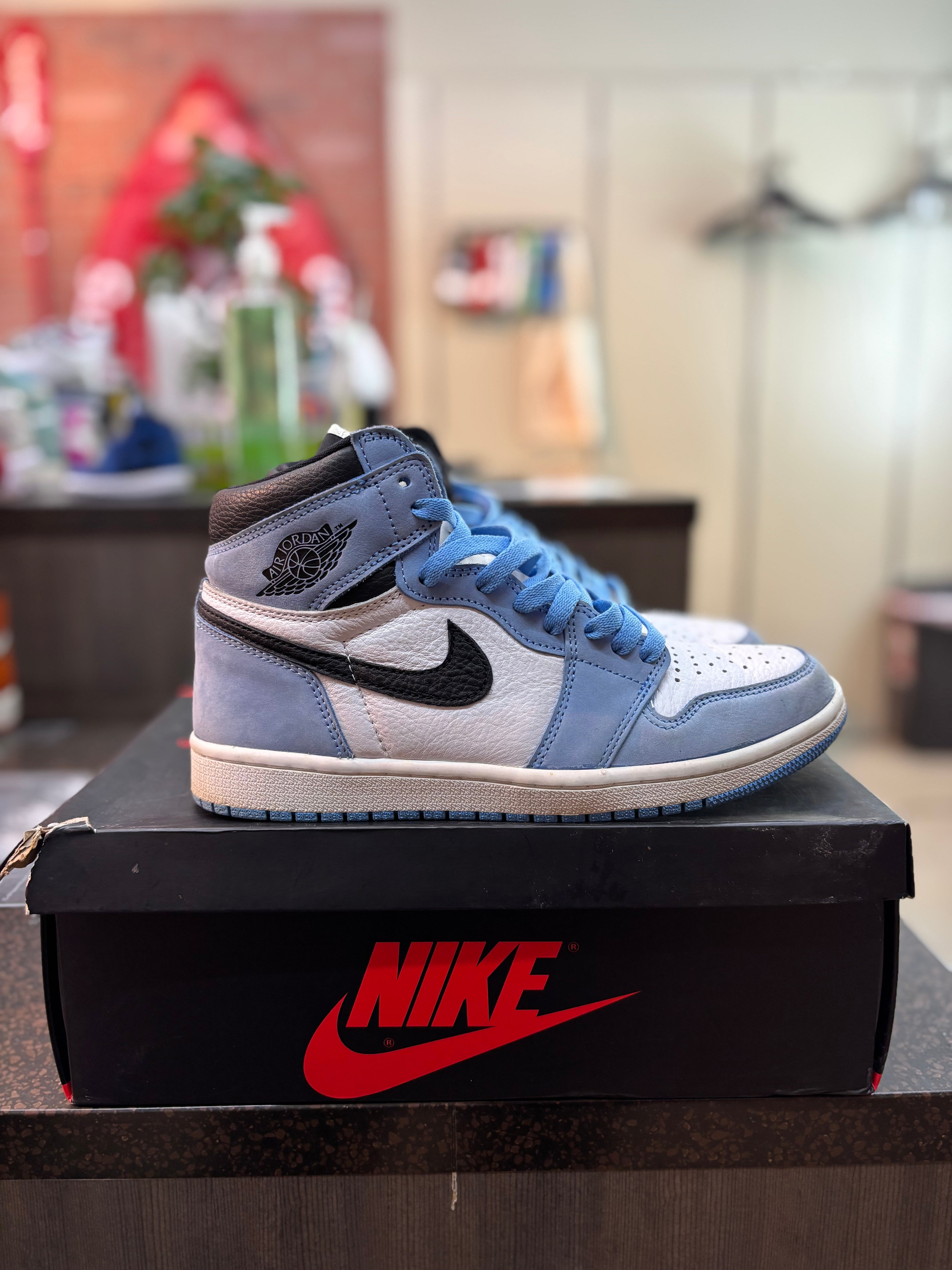 Jordan 1 High "University Blue" Size 8 Pre Owned