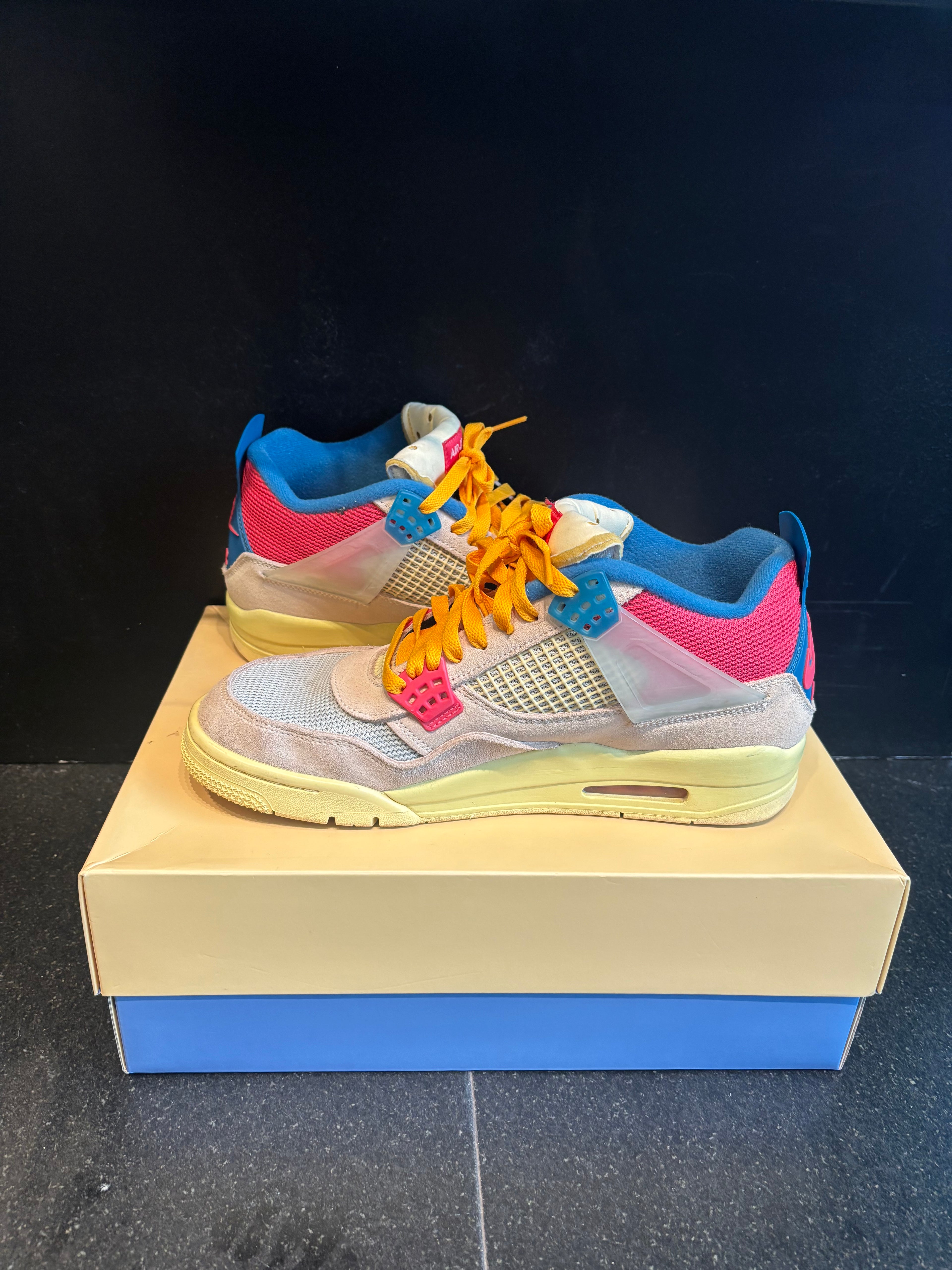Union x Jordan 4 "Guava Ice" Size 10.5 Preowned with box