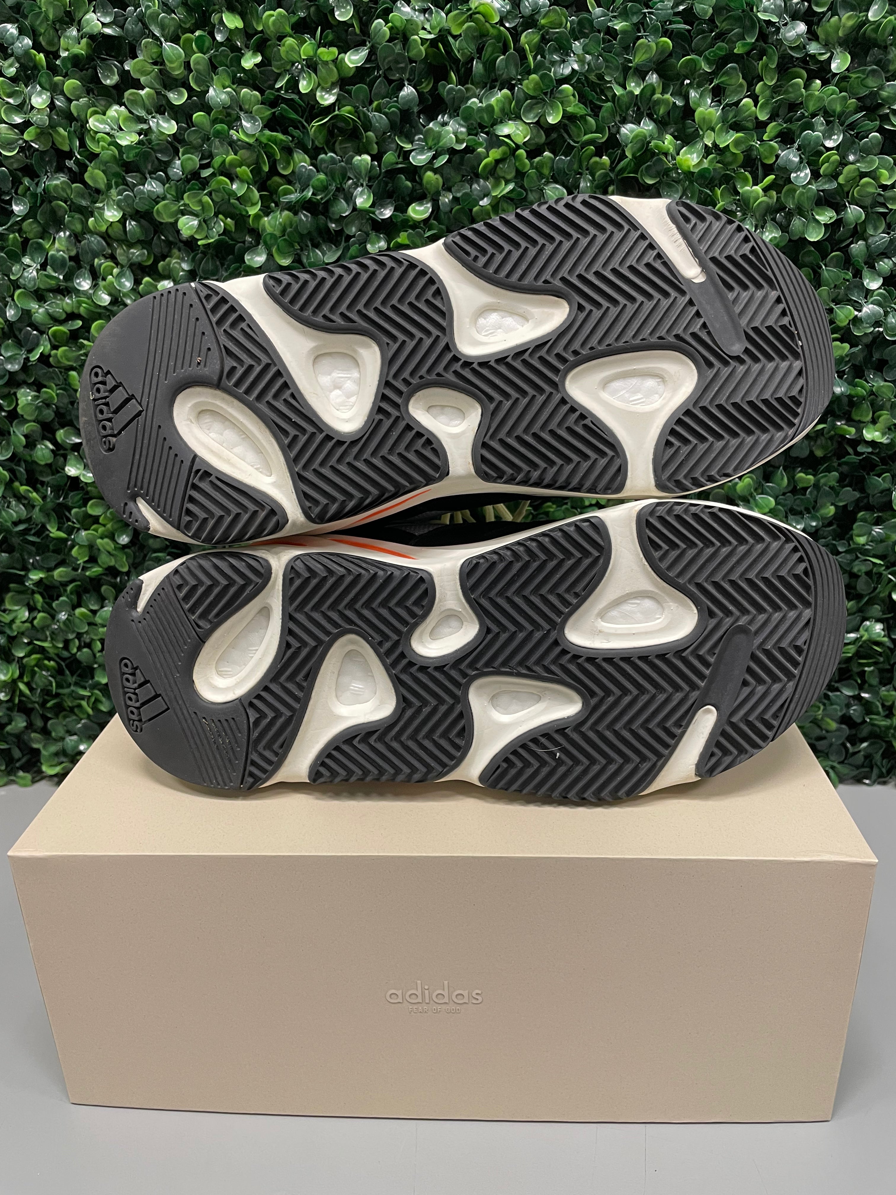 Yeezy 700 "Wave Runner" Size 9.5 Preowned