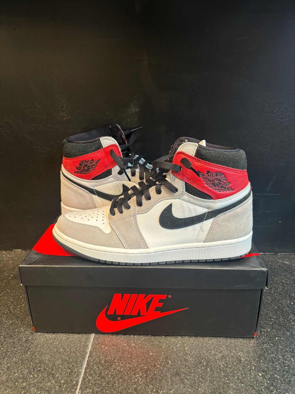 Jordan 1 High "Light Smoke Grey" Preowned Size 8.5 with box