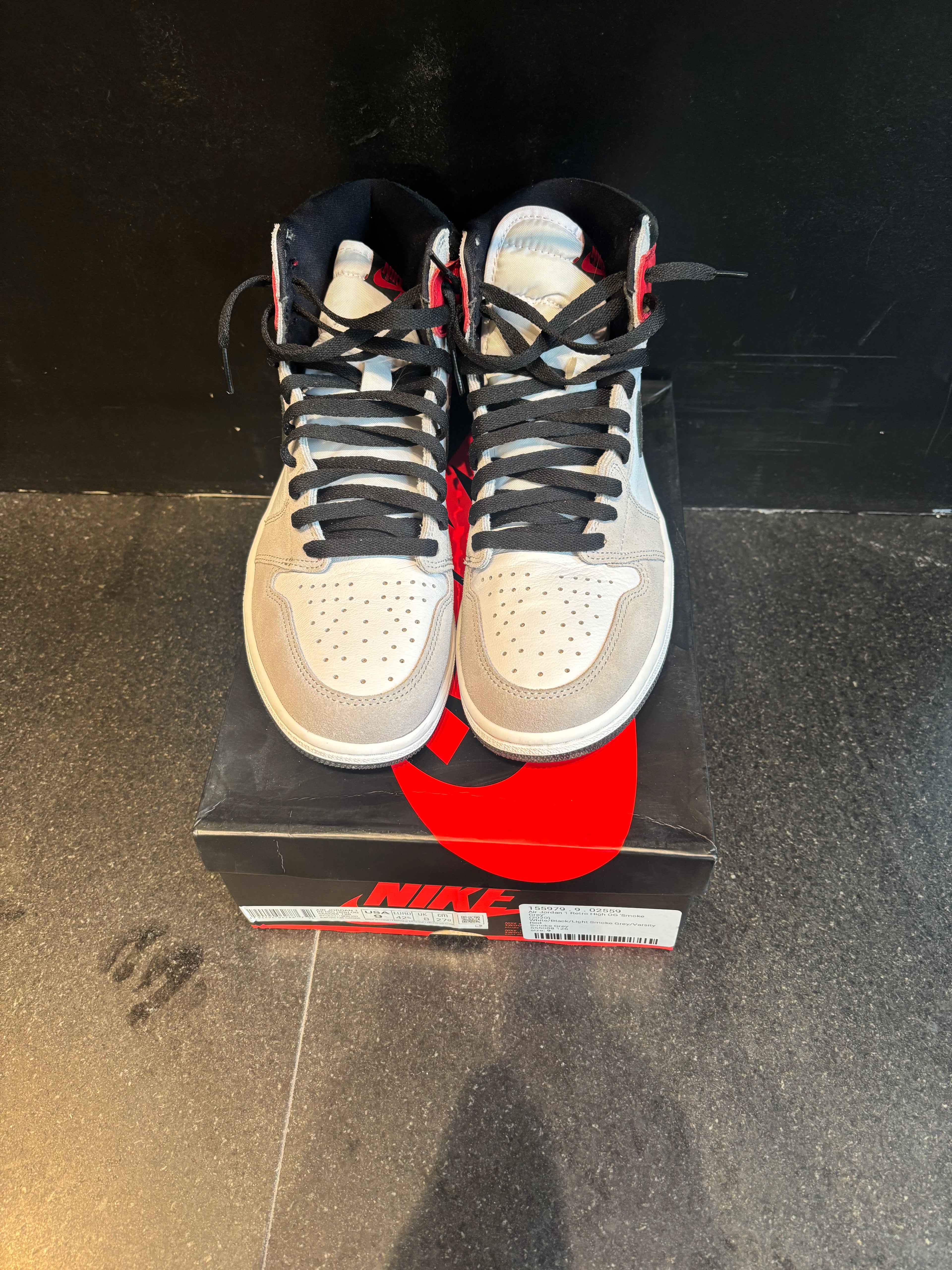 Jordan 1 High "Light Smoke Grey" Preowned Size 8.5 with box