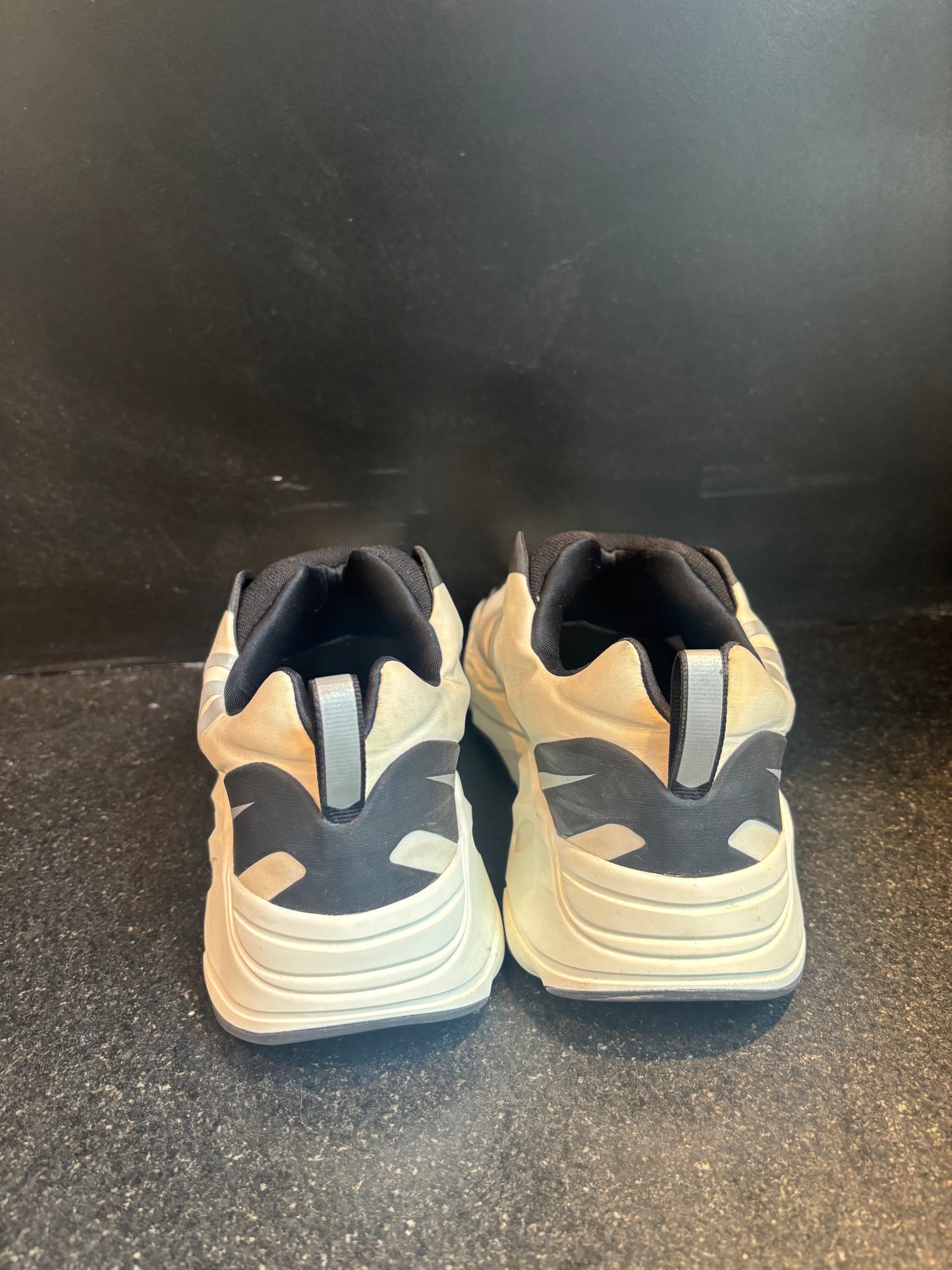 Yeezy 700 MNVN "Analog" Preowned Size 10 no box