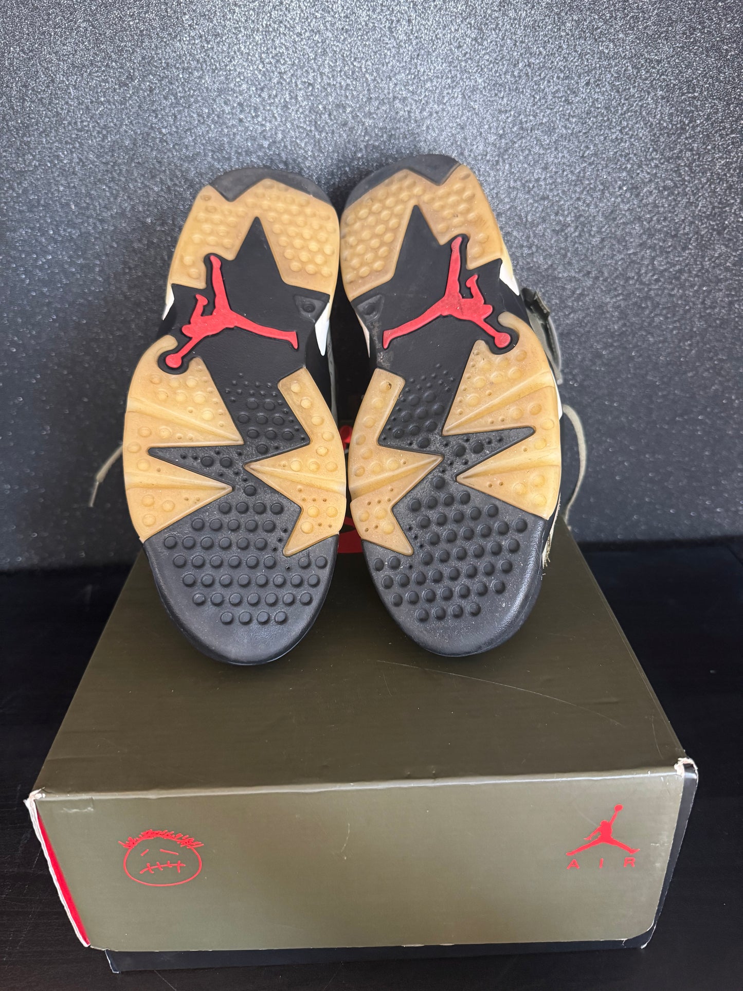 Jordan 6 x Travis Scott Retro Size 8.5 Preowned with Box