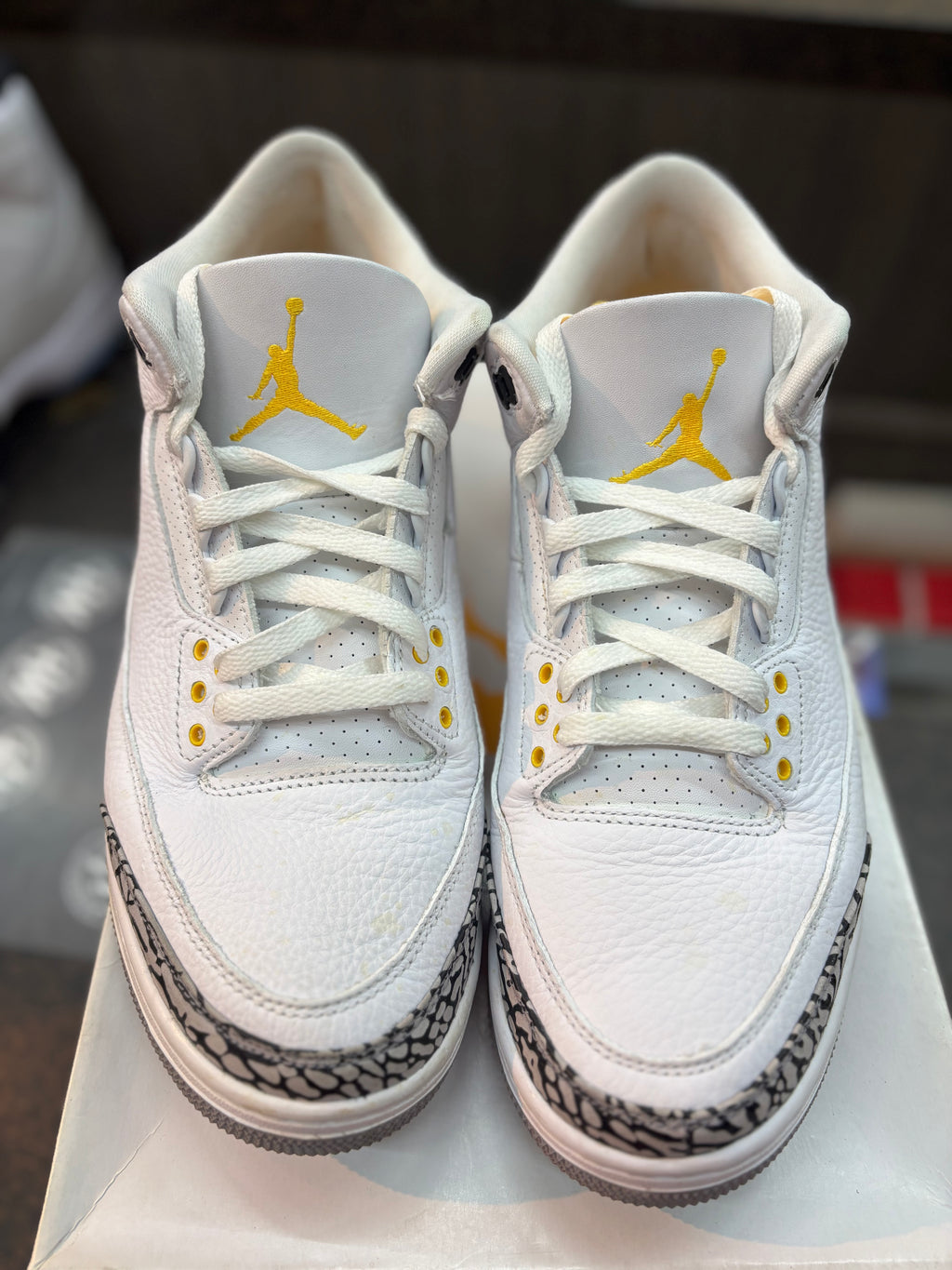 Jordan 3 "Laser Orange" (Women's) Size 11W/9.5M Preowned