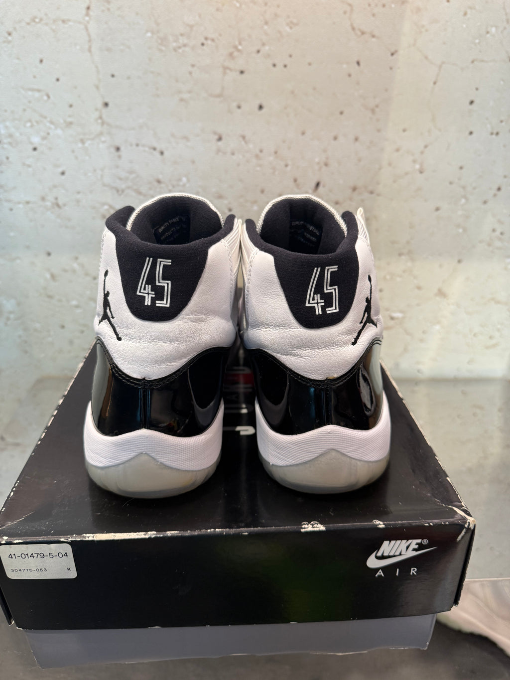 Jordan 11 "Concord" Size 9.5 Preowned