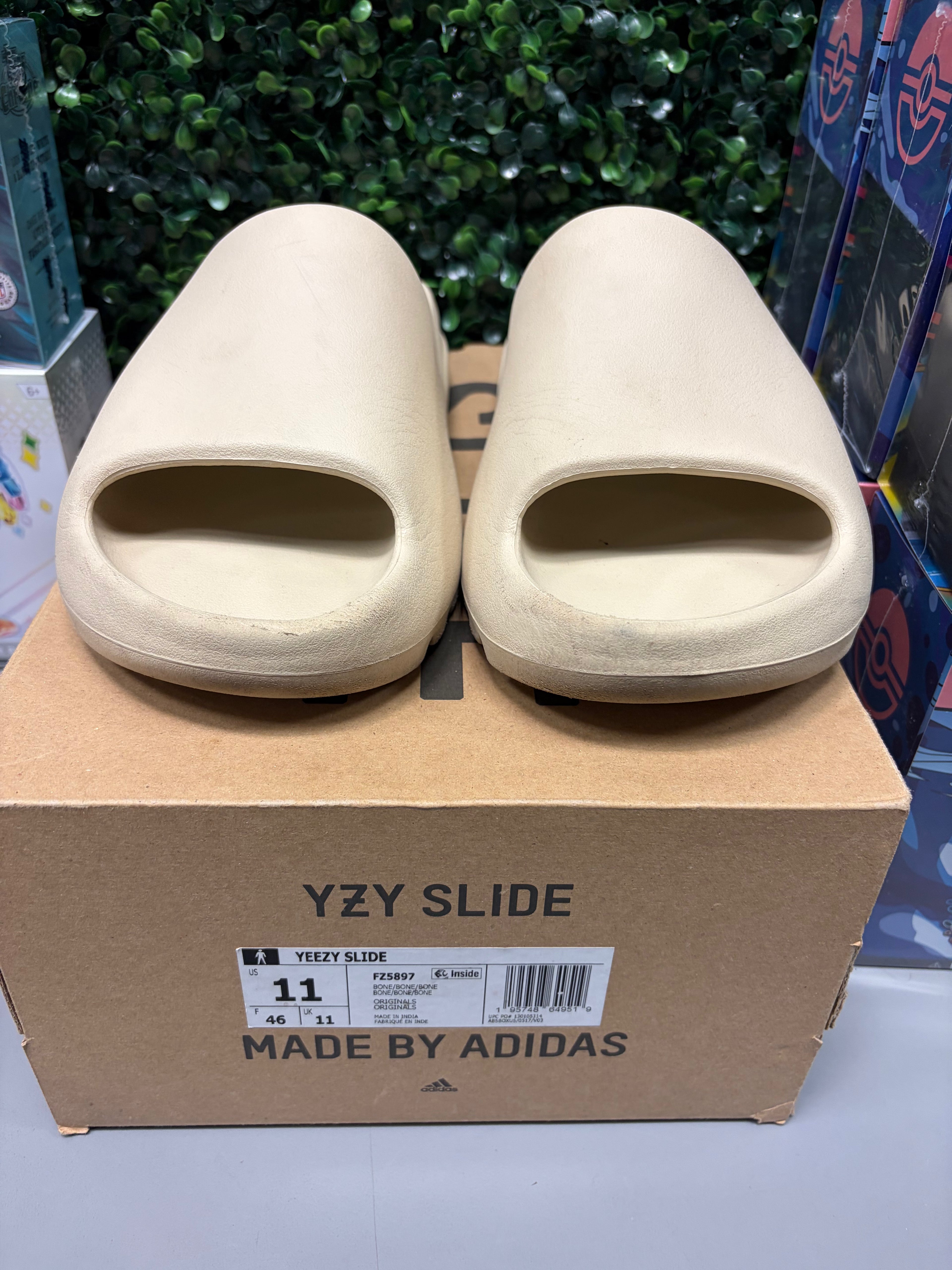 Adidas Yeezy Slide "Bone" Size 11 Preowned