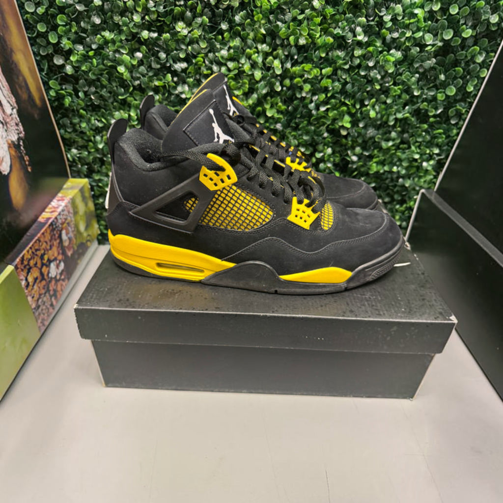 Jordan 4 "Thunder" Size 14 Preowned
