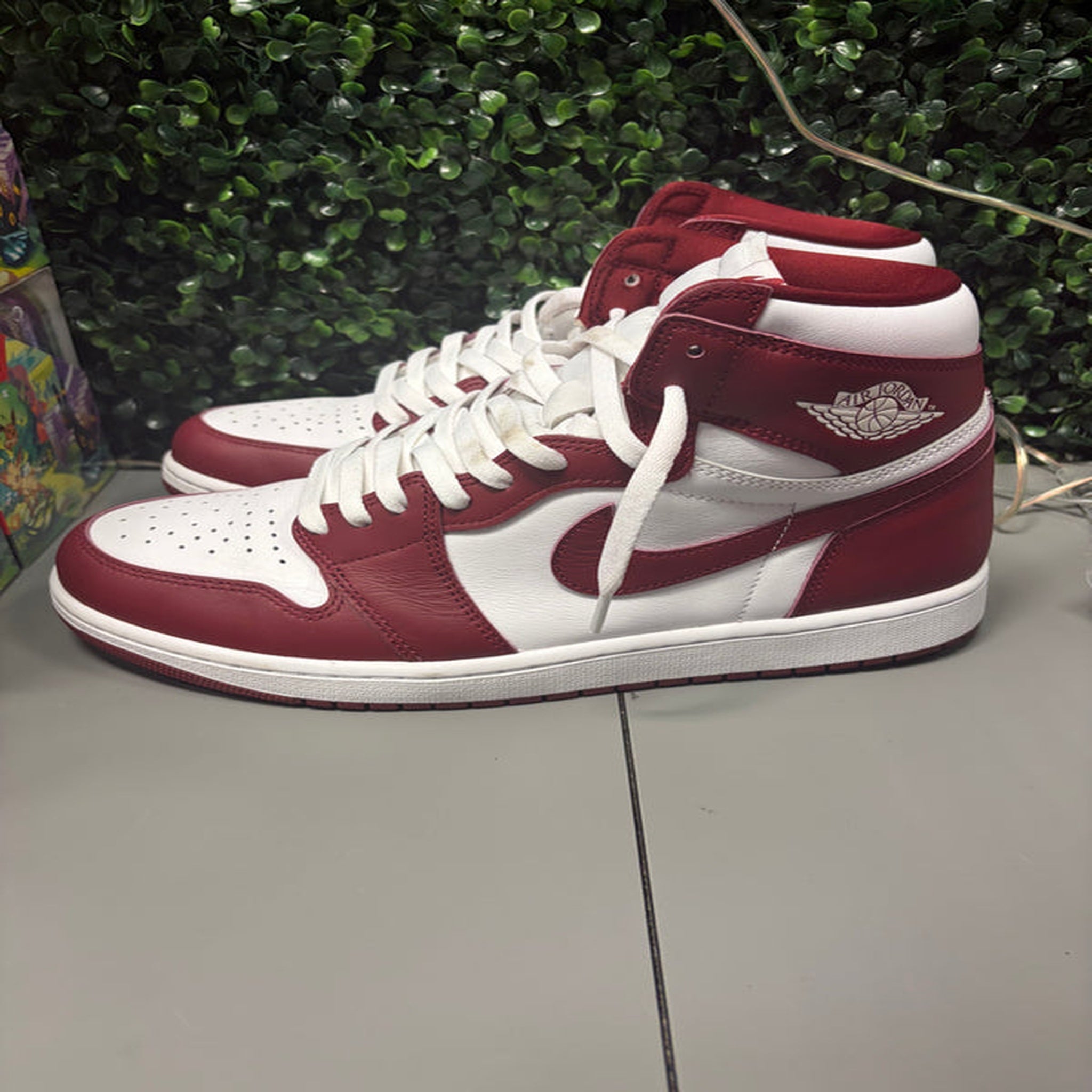 Jordan 1 Retro High OG "Artisanal Team Red" Size 12 Preowned
