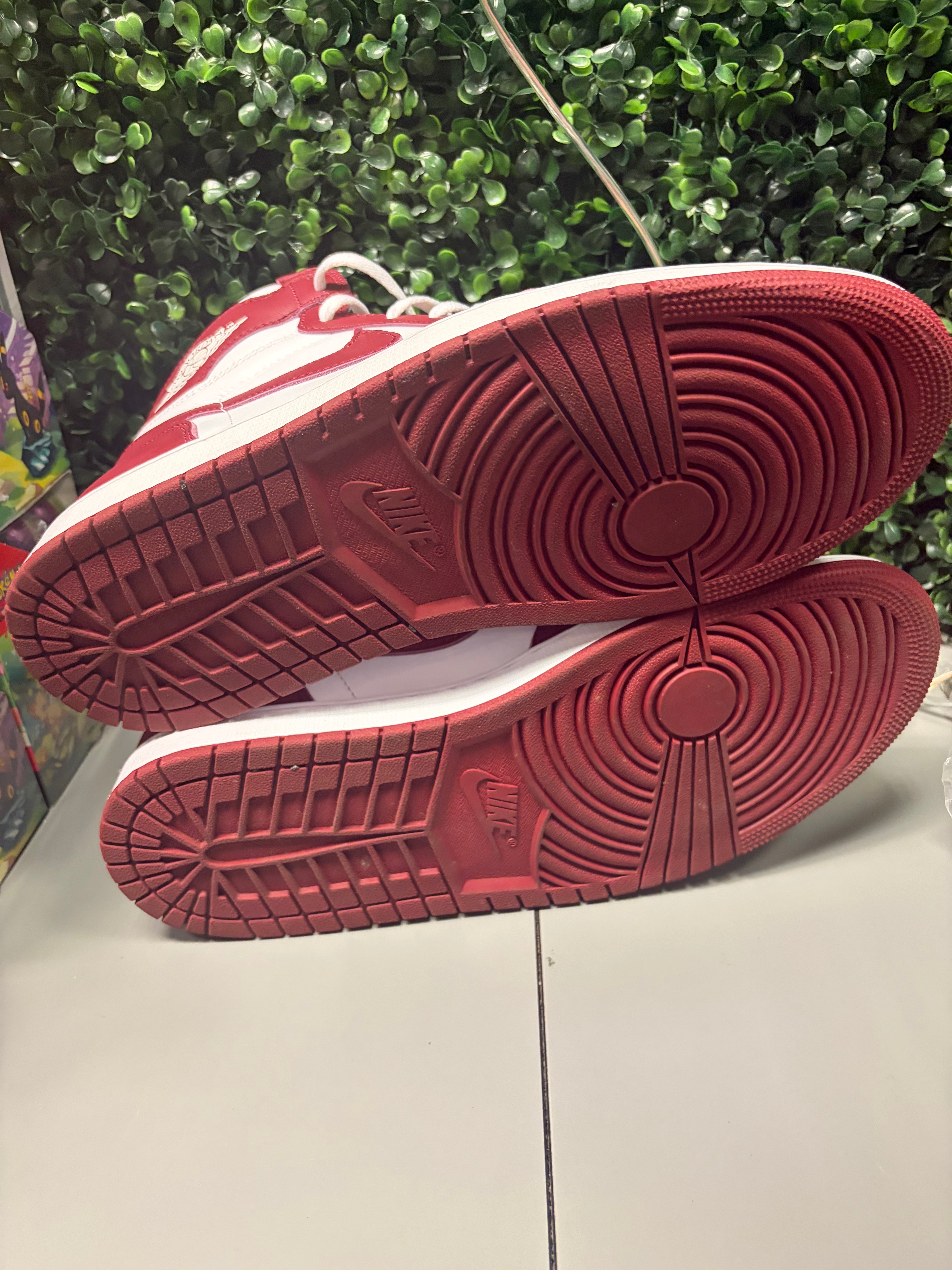Jordan 1 Retro High OG "Artisanal Team Red" Size 12 Preowned