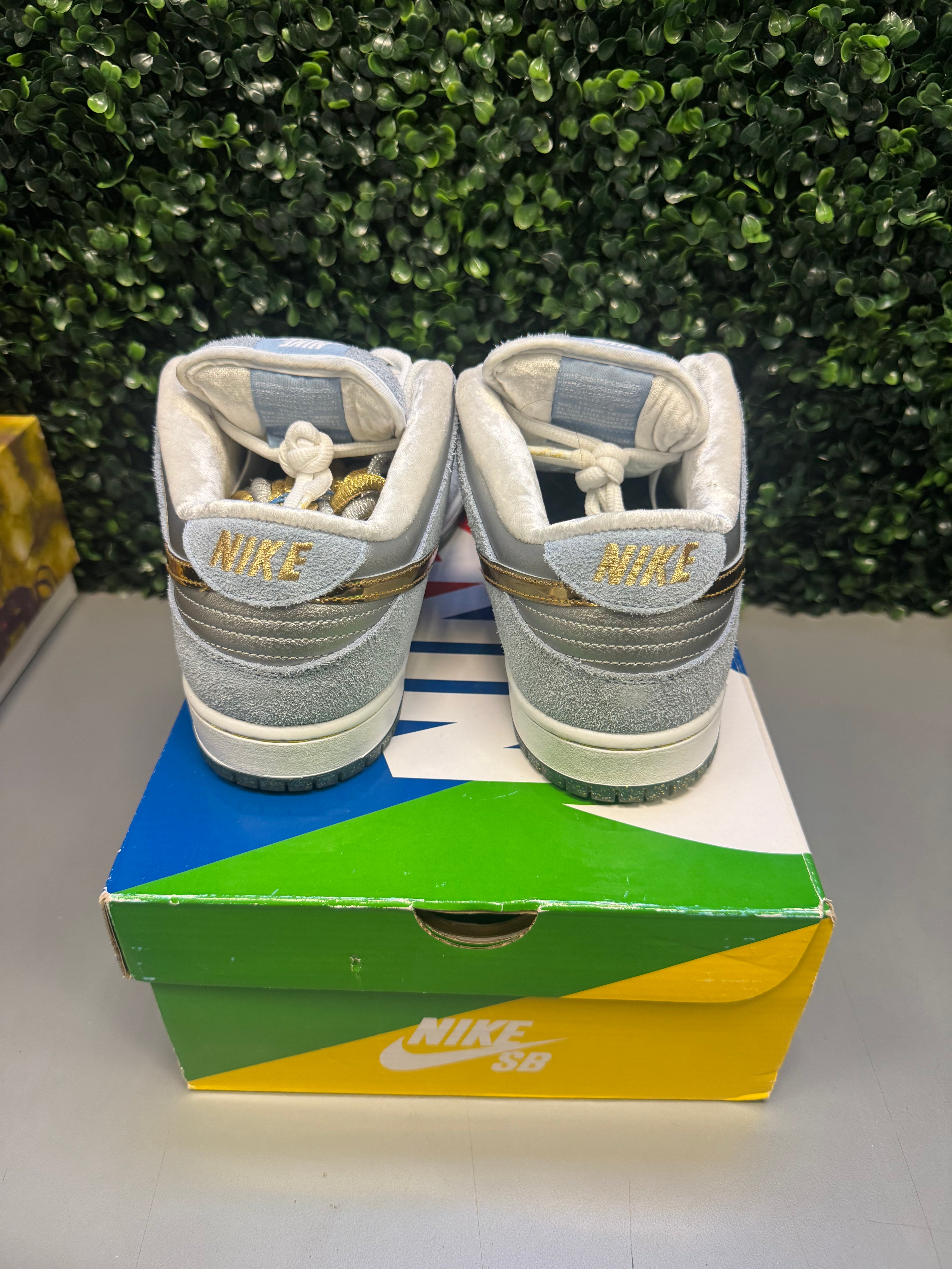 Nike SB Dunk Low "Sean Cliver" Size 10.5 Preowned