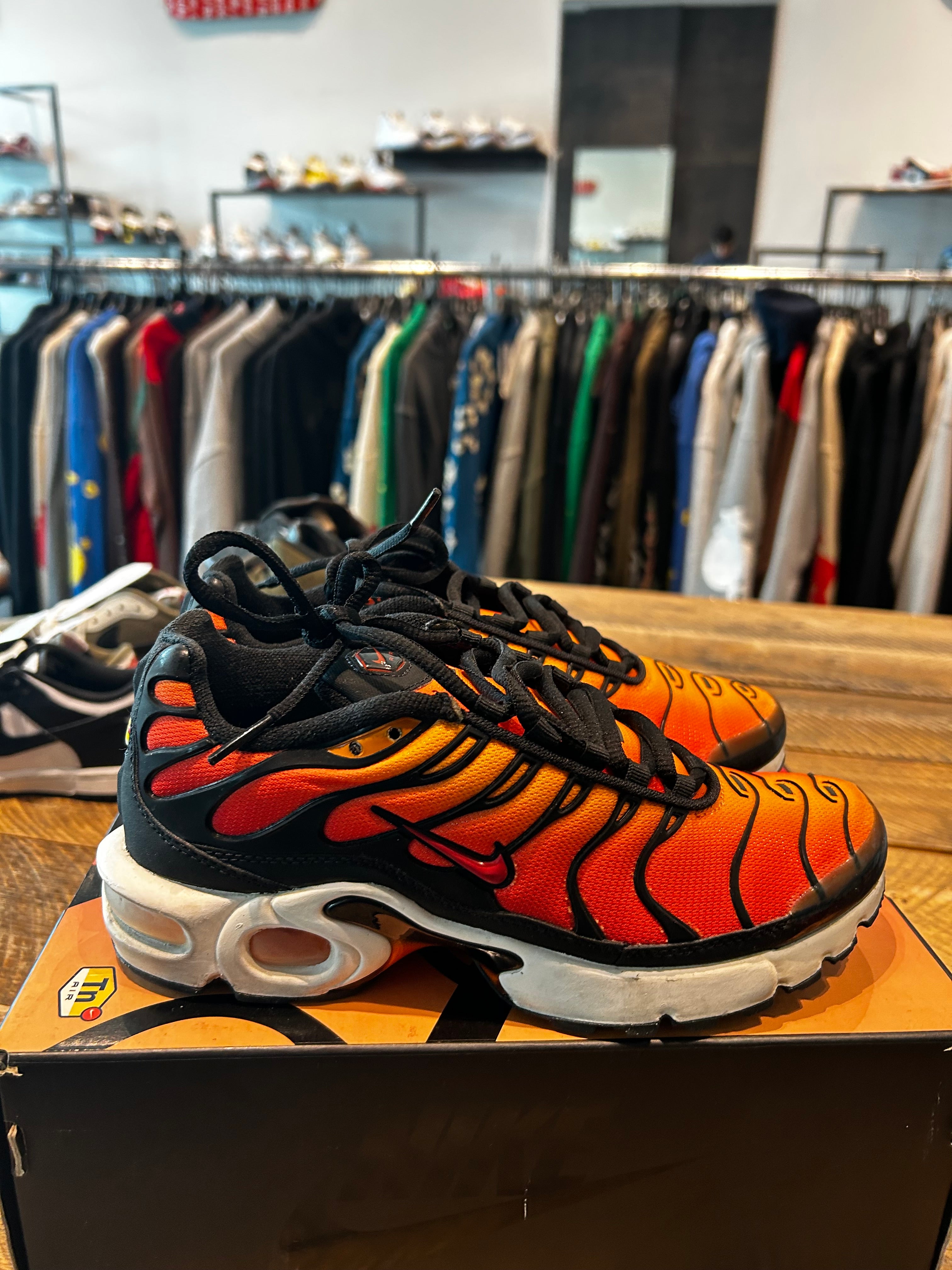 Air Max Plus "Pimento" Size 5Y Preowned