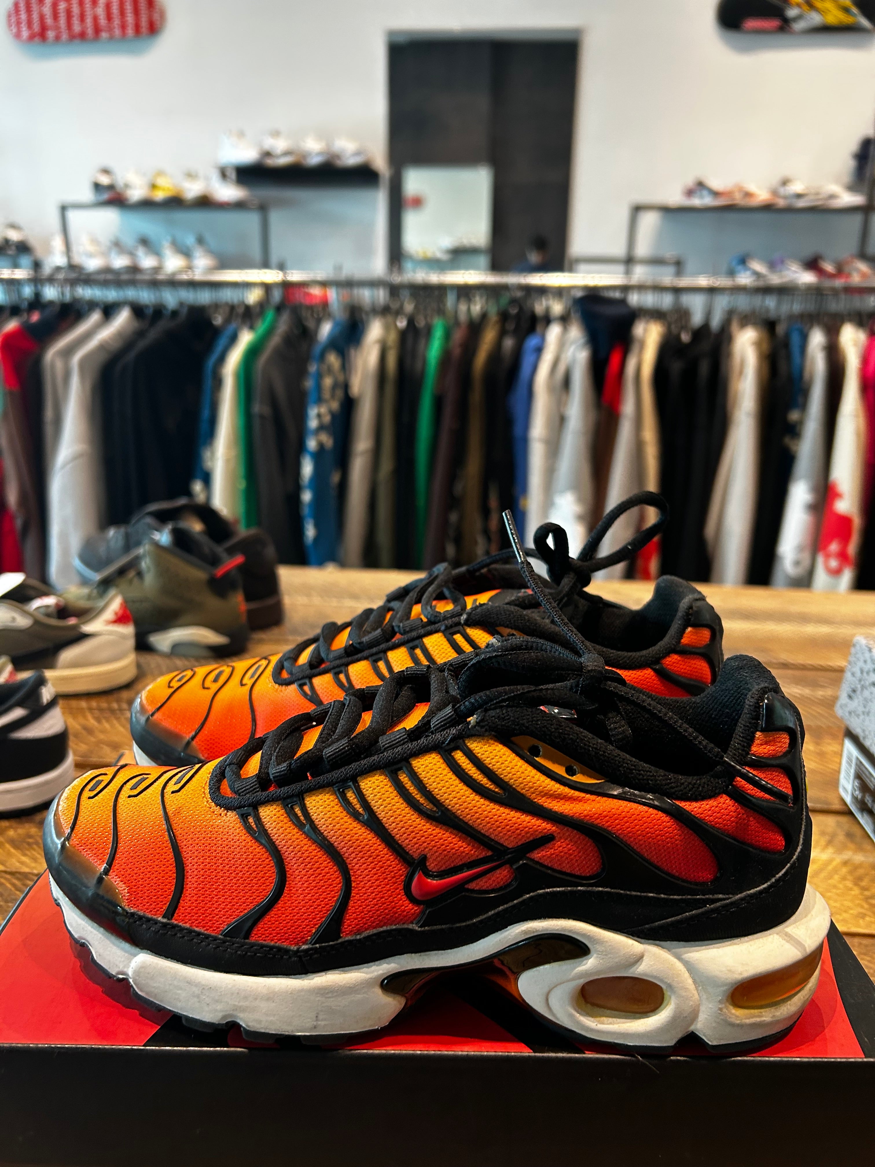 Air Max Plus "Pimento" Size 5Y Preowned