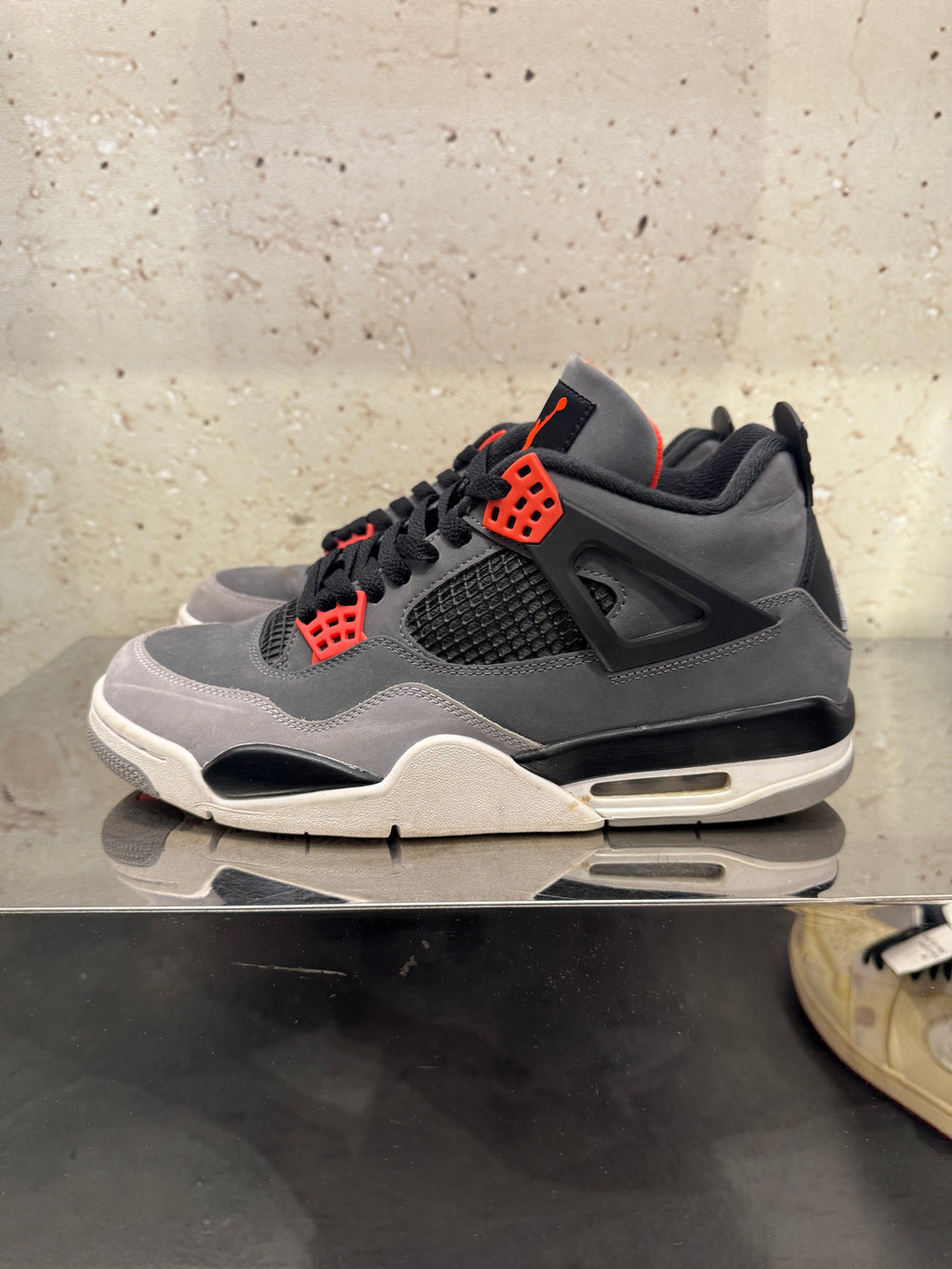 Jordan 4 "Infrared" Size 10 Preowned