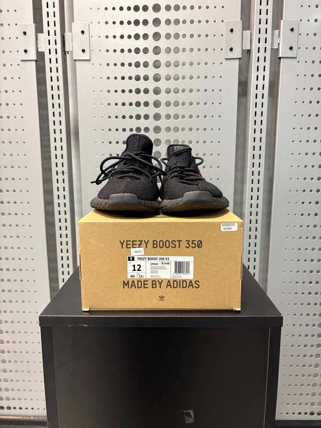 Yeezy 350 V2 "Bred" Preowned