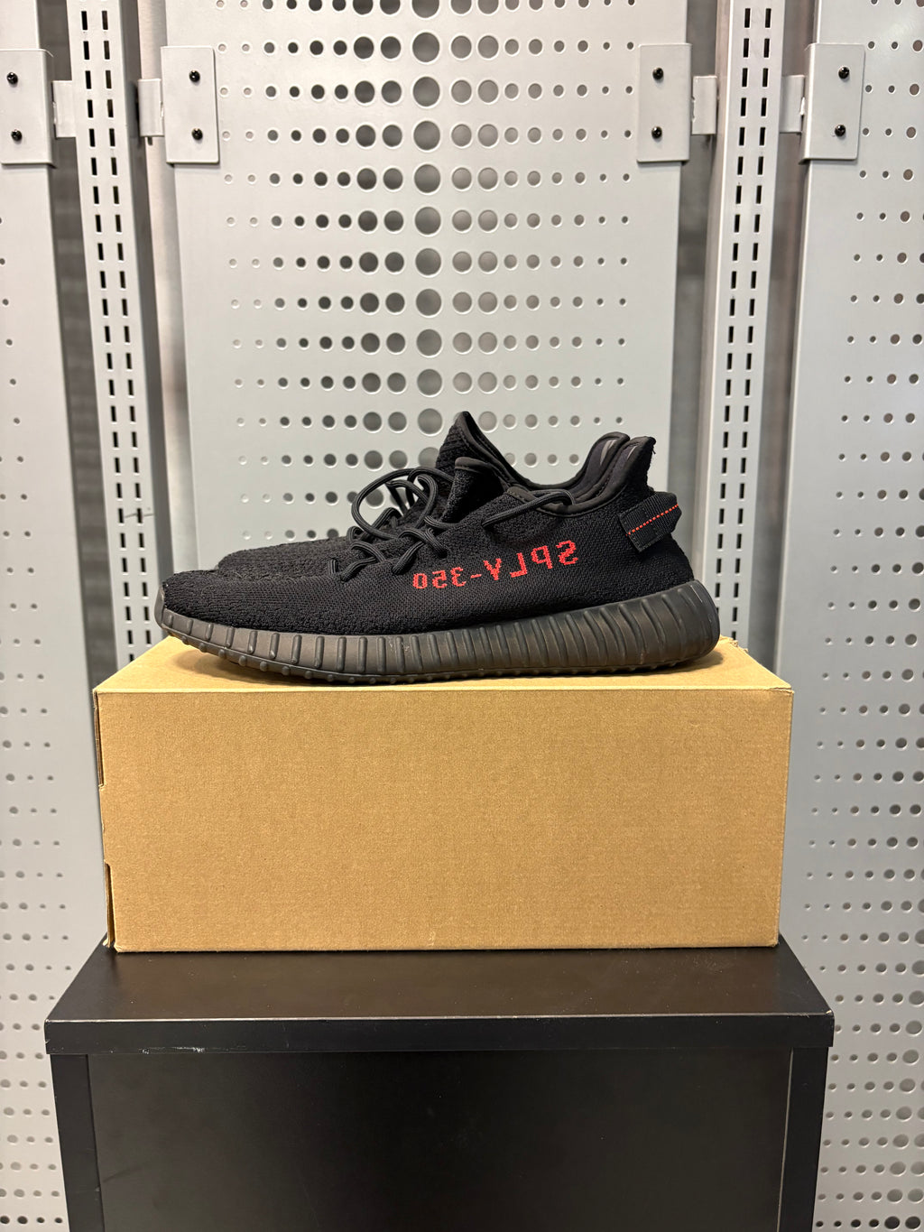 Yeezy 350 V2 "Bred" Preowned