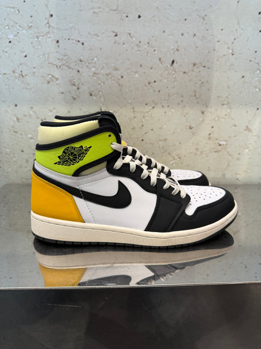 Jordan 1 High "Volt" Size 8.5 Preowned