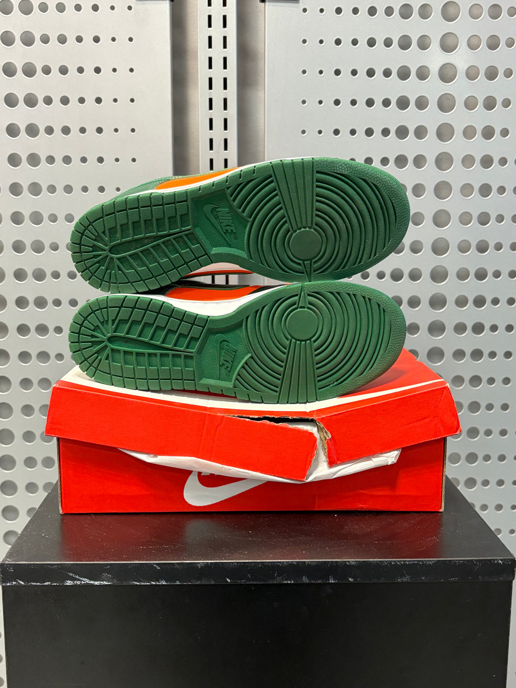 Nike Dunk Low "Miami Hurricanes" Preowned