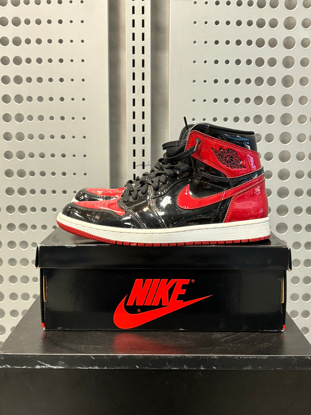 Air Jordan 1 Retro High OG 'Patent Bred' Preowned Size 9.5