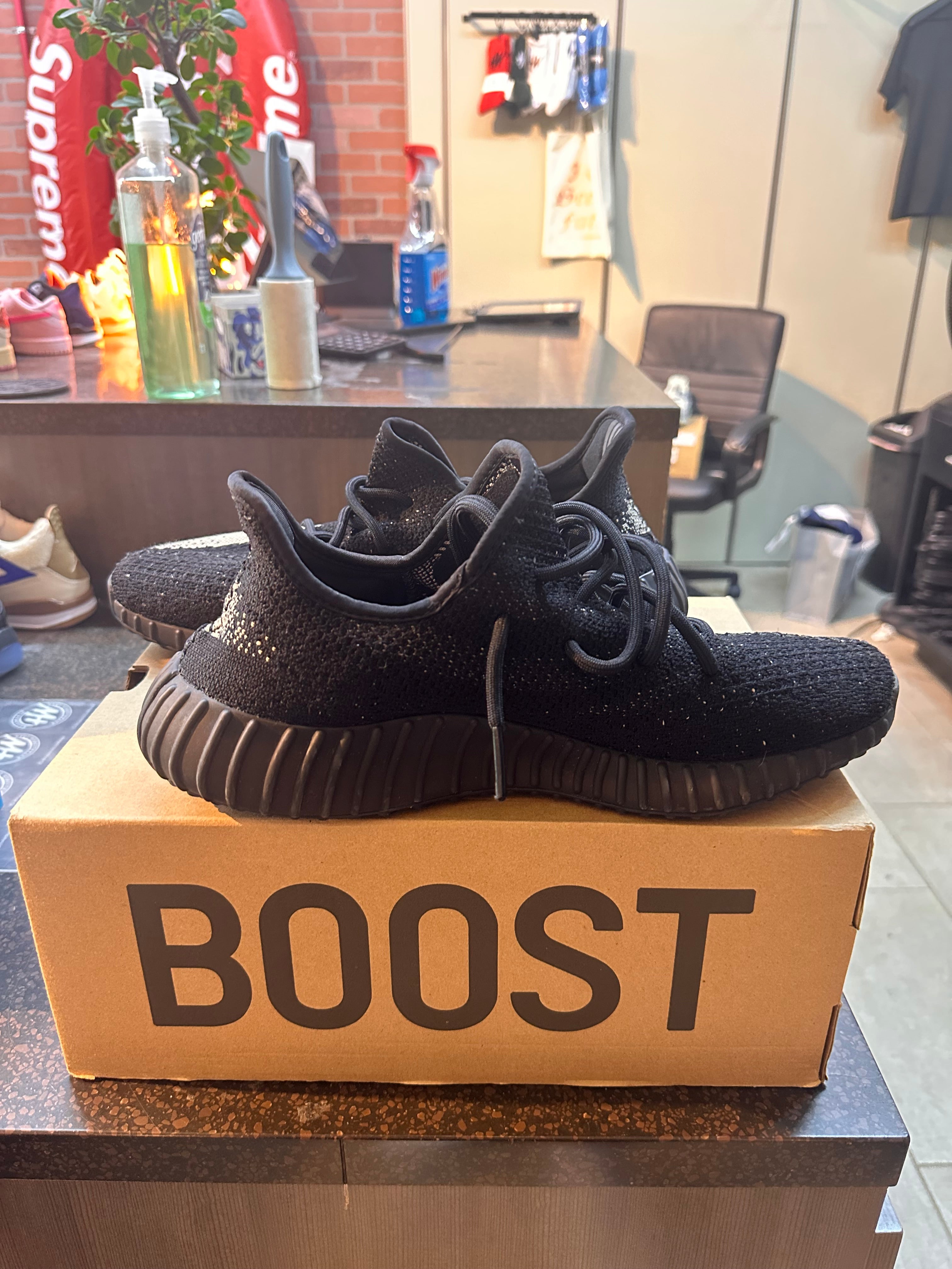 Yeezy 350 "Oreo" Preowned