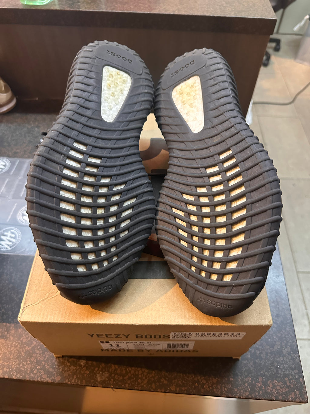 Yeezy 350 "Oreo" Preowned