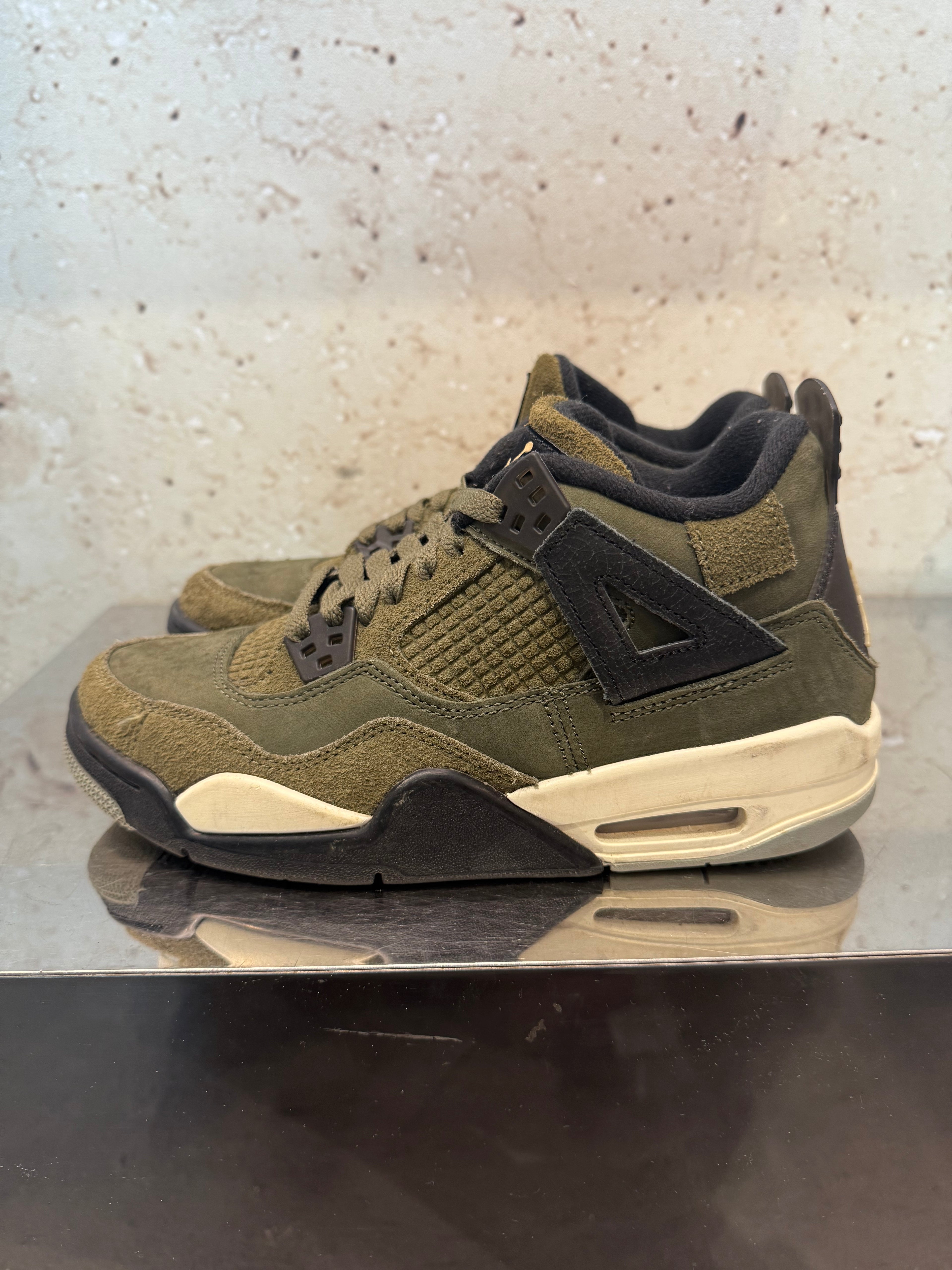 Jordan 4 "Craft Olive" Size 6Y Preowned